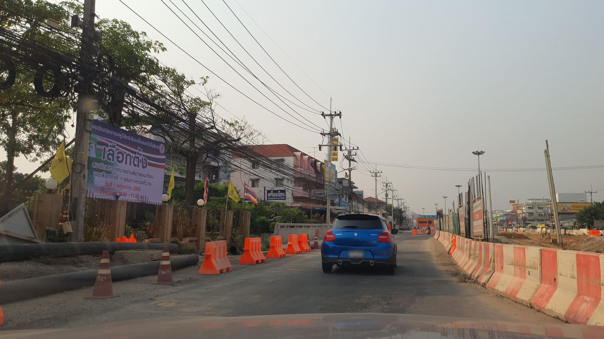 Street view near โรงแรมแอมบาสเดอร์, Pattaya — © jrcarlsen (CC BY-SA · Mapillary)