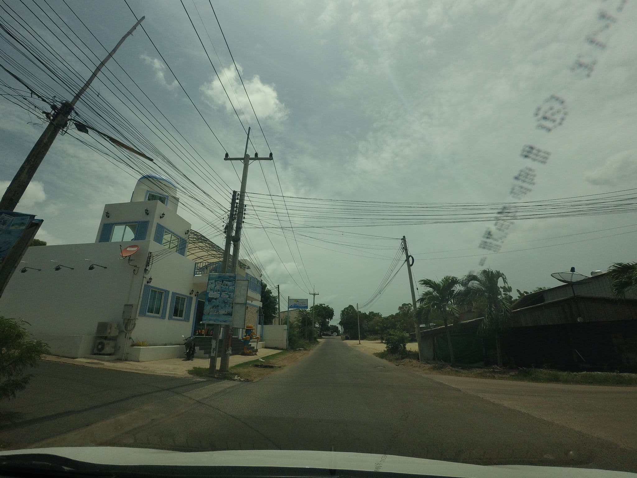 Street view near Seaview แสมสาร, Sattahip — © mishari (CC BY-SA · Mapillary)