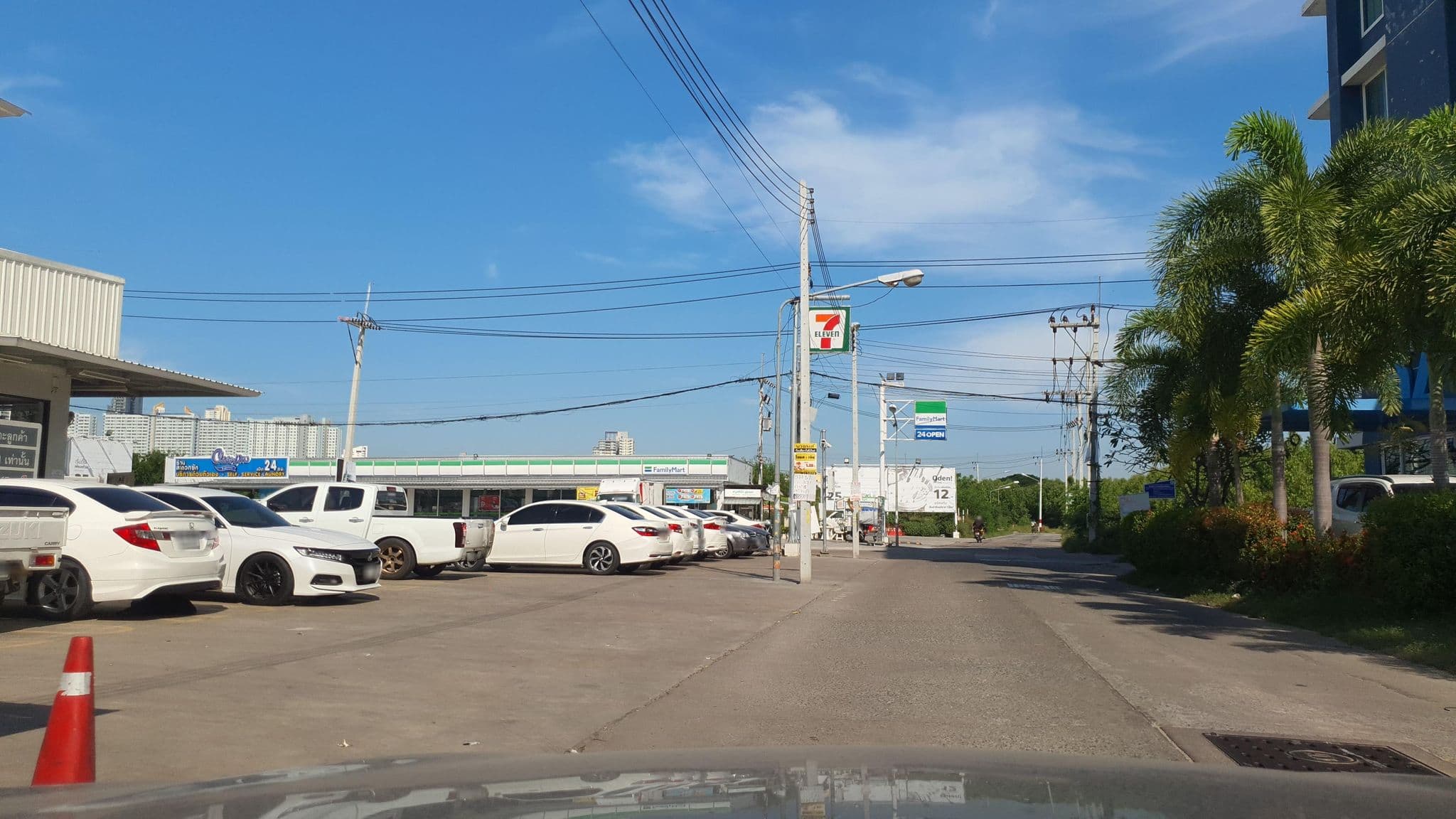 Street view near B2 Hotel Jomtien, Pattaya — © jrcarlsen (CC BY-SA · Mapillary)