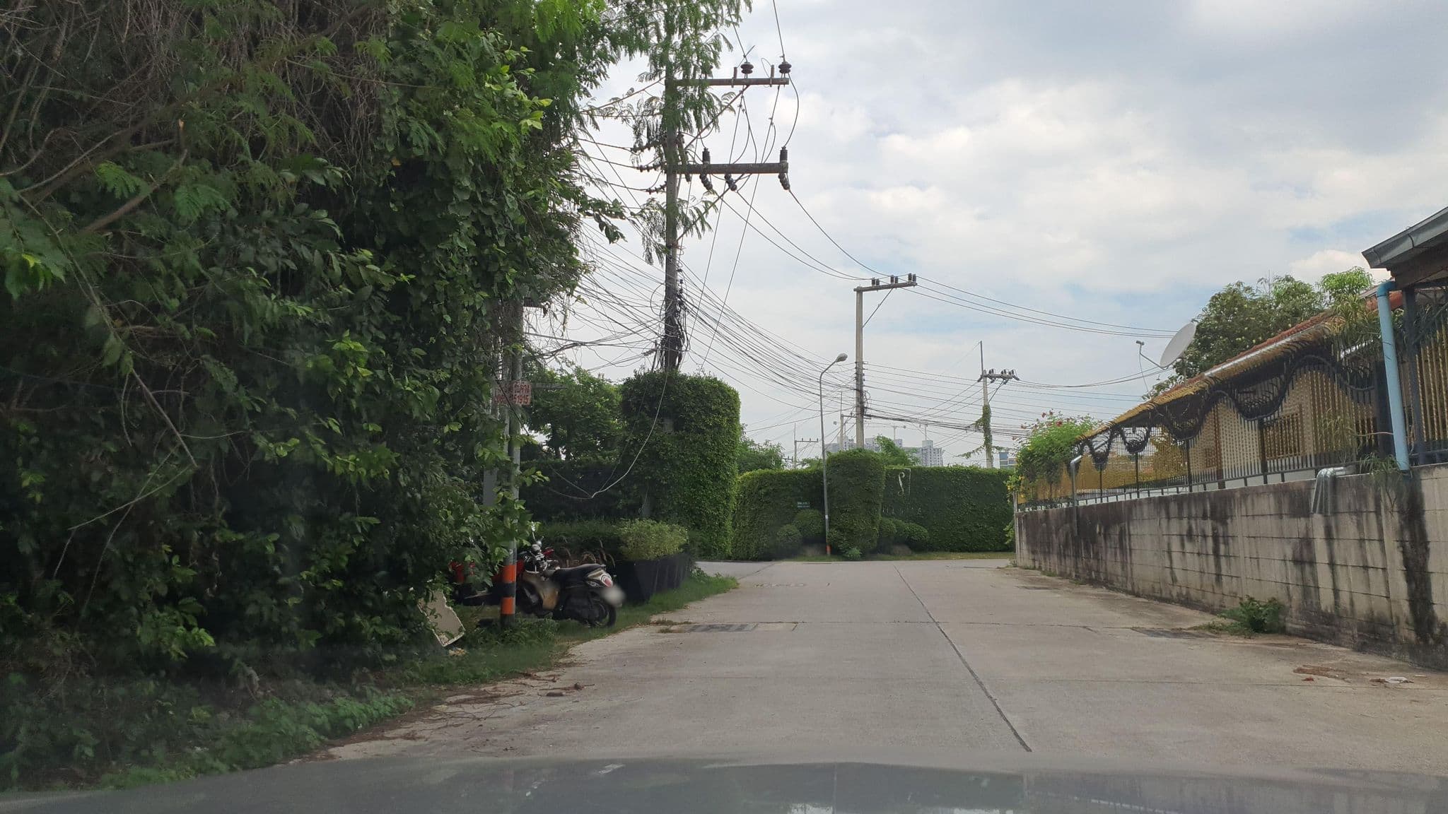Street view near The Sala, Pattaya — © jrcarlsen (CC BY-SA · Mapillary)