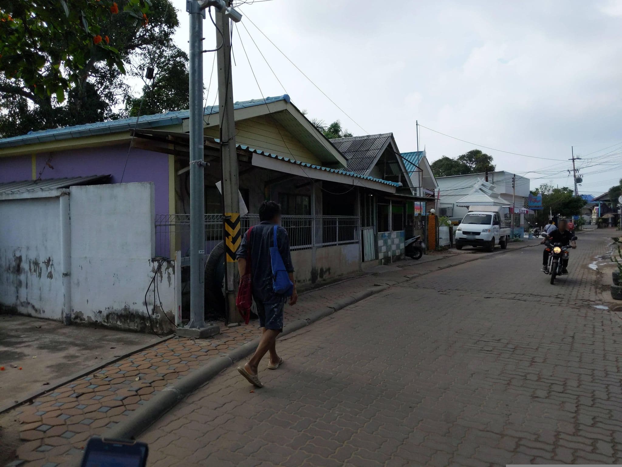 Street view near ณภัค รีสอร์ท, Ban Ko Lan — © UughoTh0 (CC BY-SA · Mapillary)