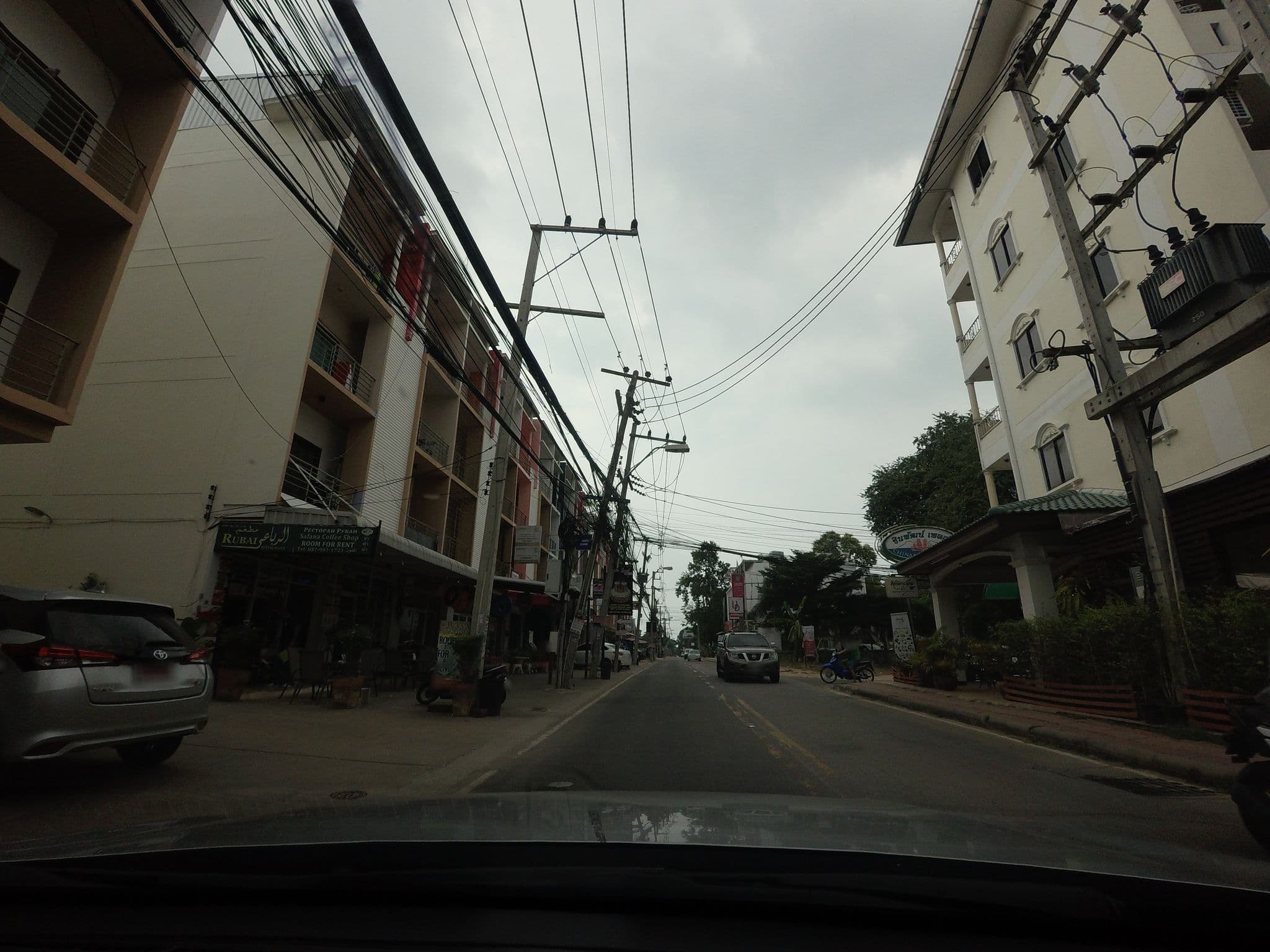 Street view near Victory Hotel, Pattaya — © mishari (CC BY-SA · Mapillary)