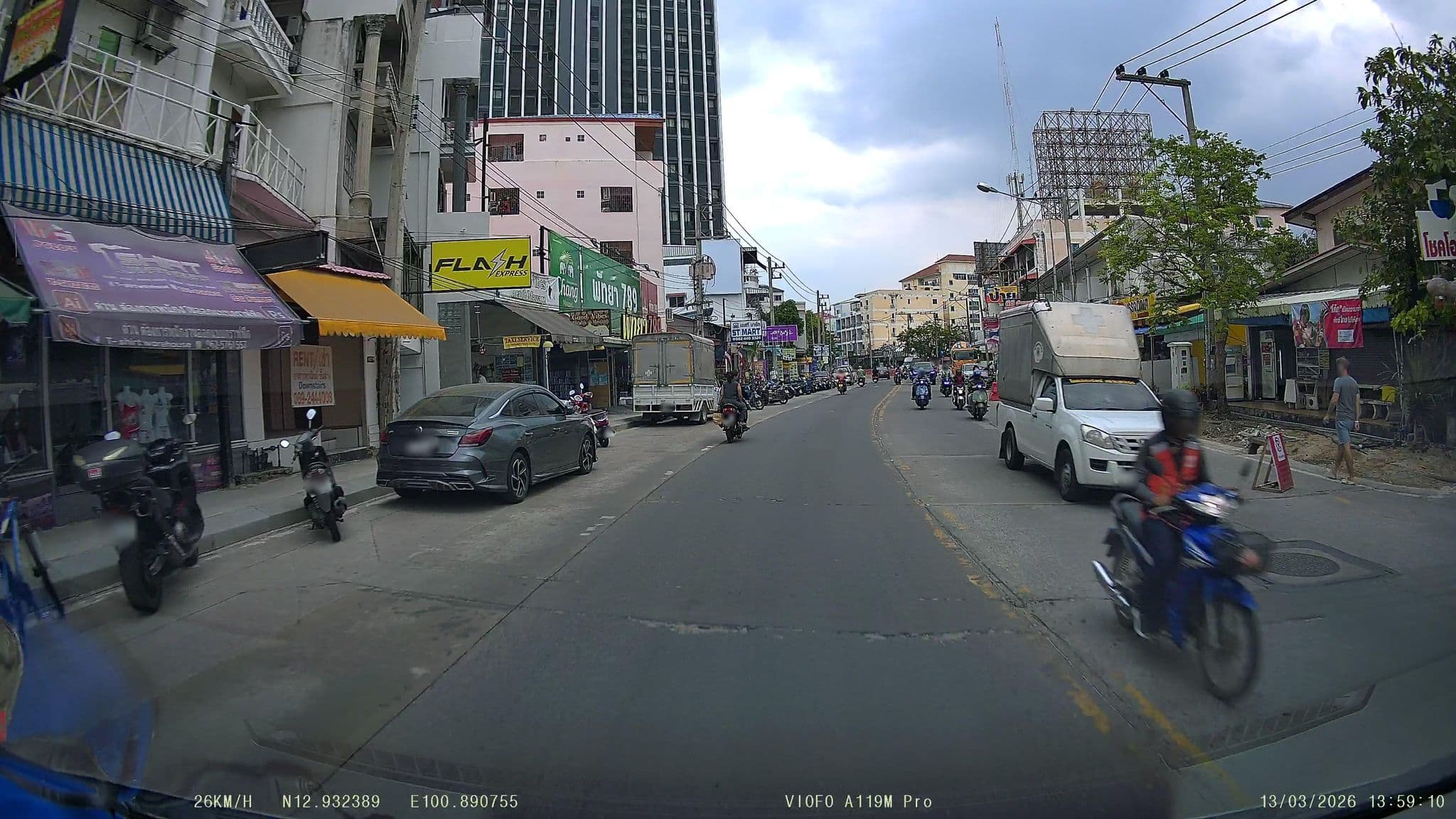 Street view near The Holiday Mansion | โรงแรมฮอลิเดย์, Pattaya — © ThailandCambodia (CC BY-SA · Mapillary)