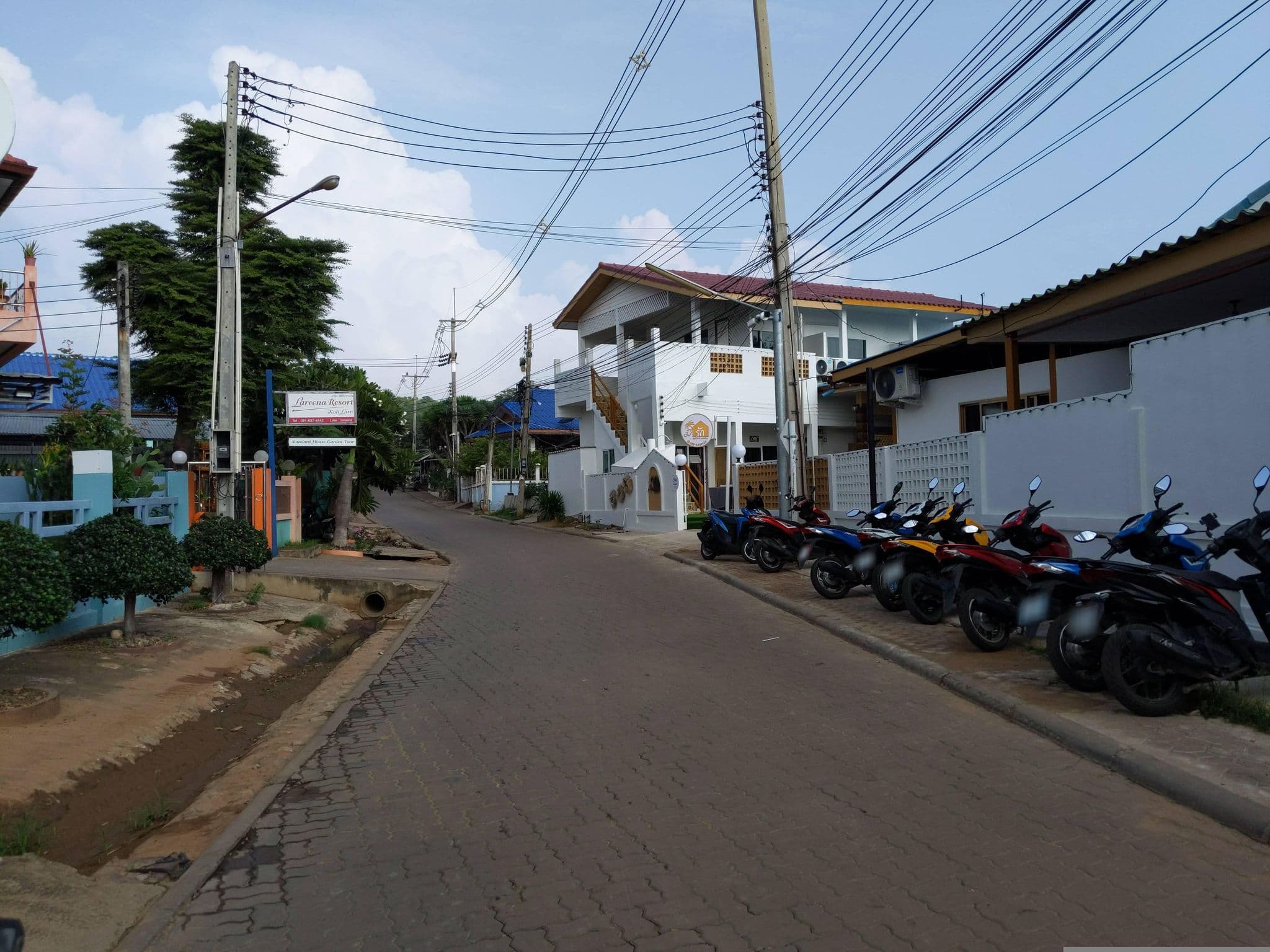 Street view near ธนัชชารีสอร์ท, Ban Ko Lan — © UughoTh0 (CC BY-SA · Mapillary)