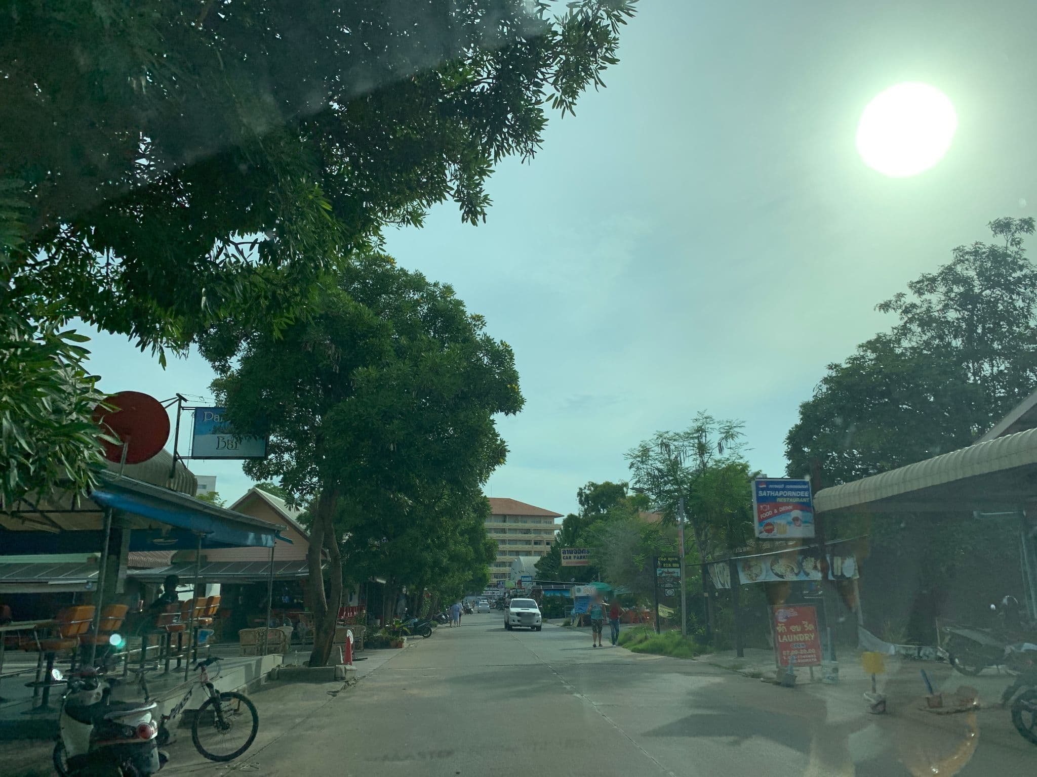 Street view near Lawinta Hotel, Pattaya — © 1111 (CC BY-SA · Mapillary)