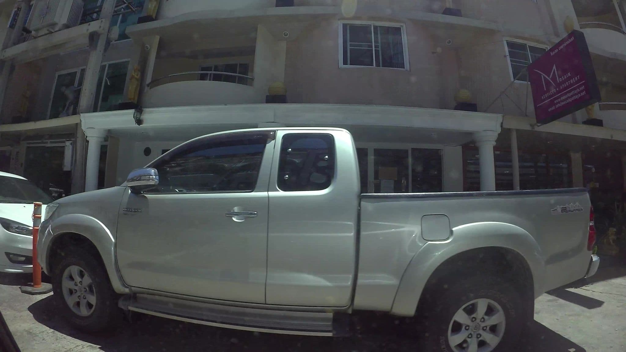 Street view near cherry hotel, Pattaya — © taylorsmock (CC BY-SA · Mapillary)