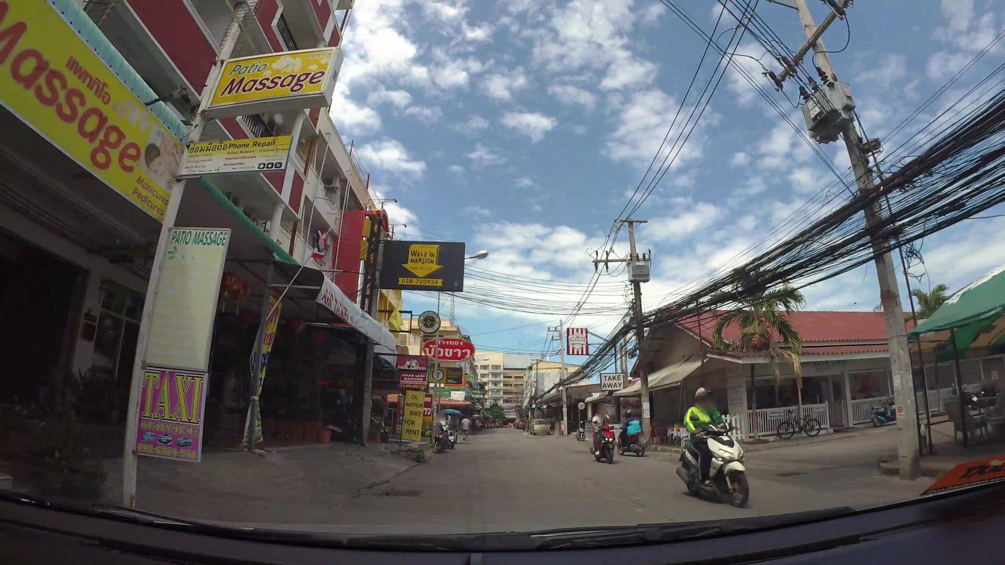 Street view near BACIONE, Pattaya — © kaart_3 (CC BY-SA · Mapillary)