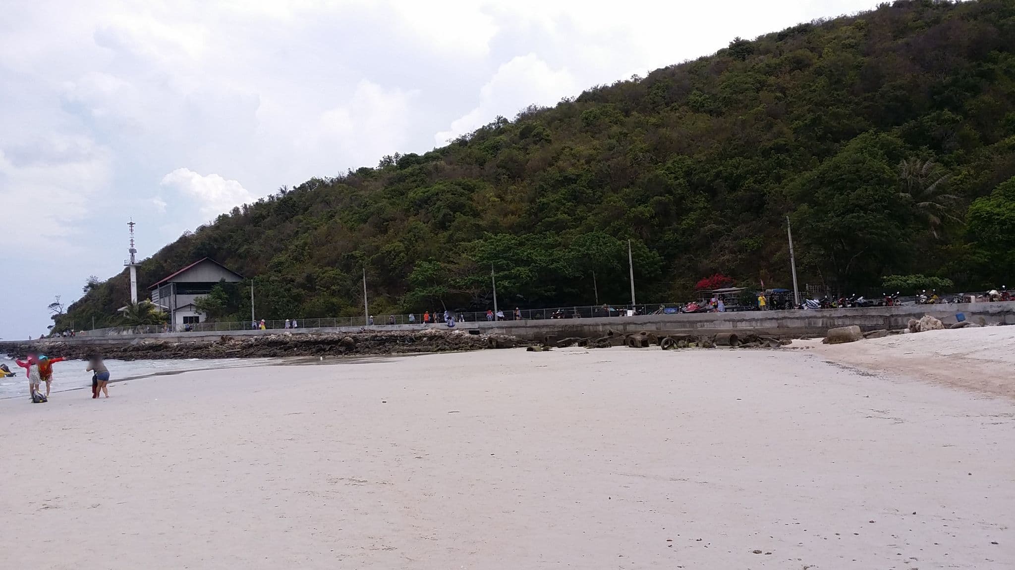 Street view near บ้านพักลมชิวล์, Ban Ko Lan — © aleksasfi (CC BY-SA · Mapillary)