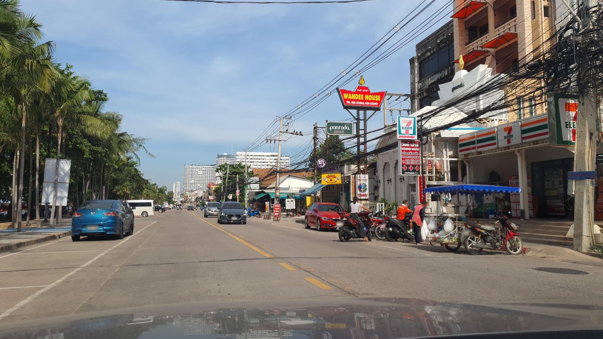 Street view near Wandee House @Jomtien Beach, Pattaya — © jrcarlsen (CC BY-SA · Mapillary)