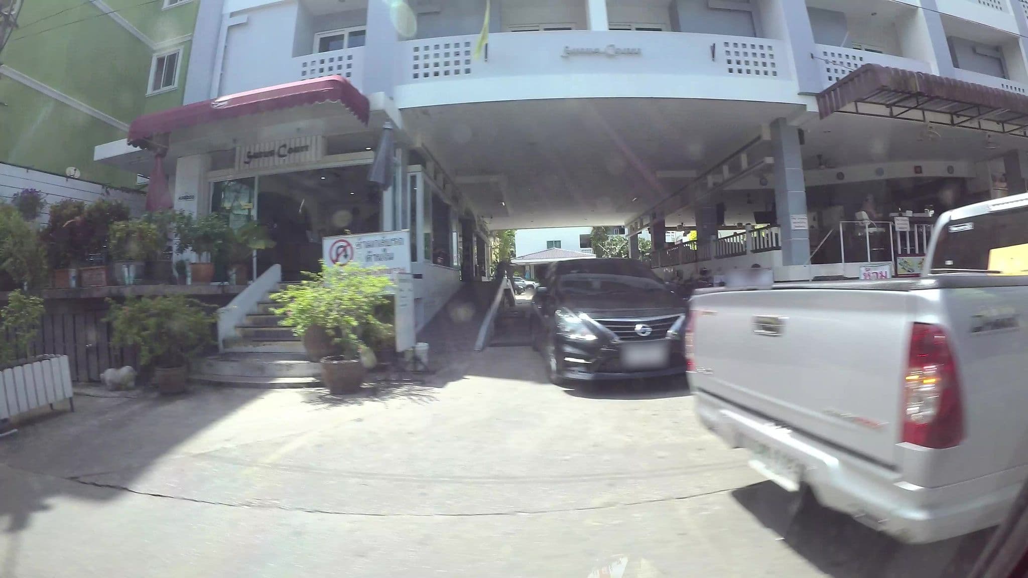 Street view near Swimming Pool @ Sutus Court, Pattaya — © kaart_3 (CC BY-SA · Mapillary)