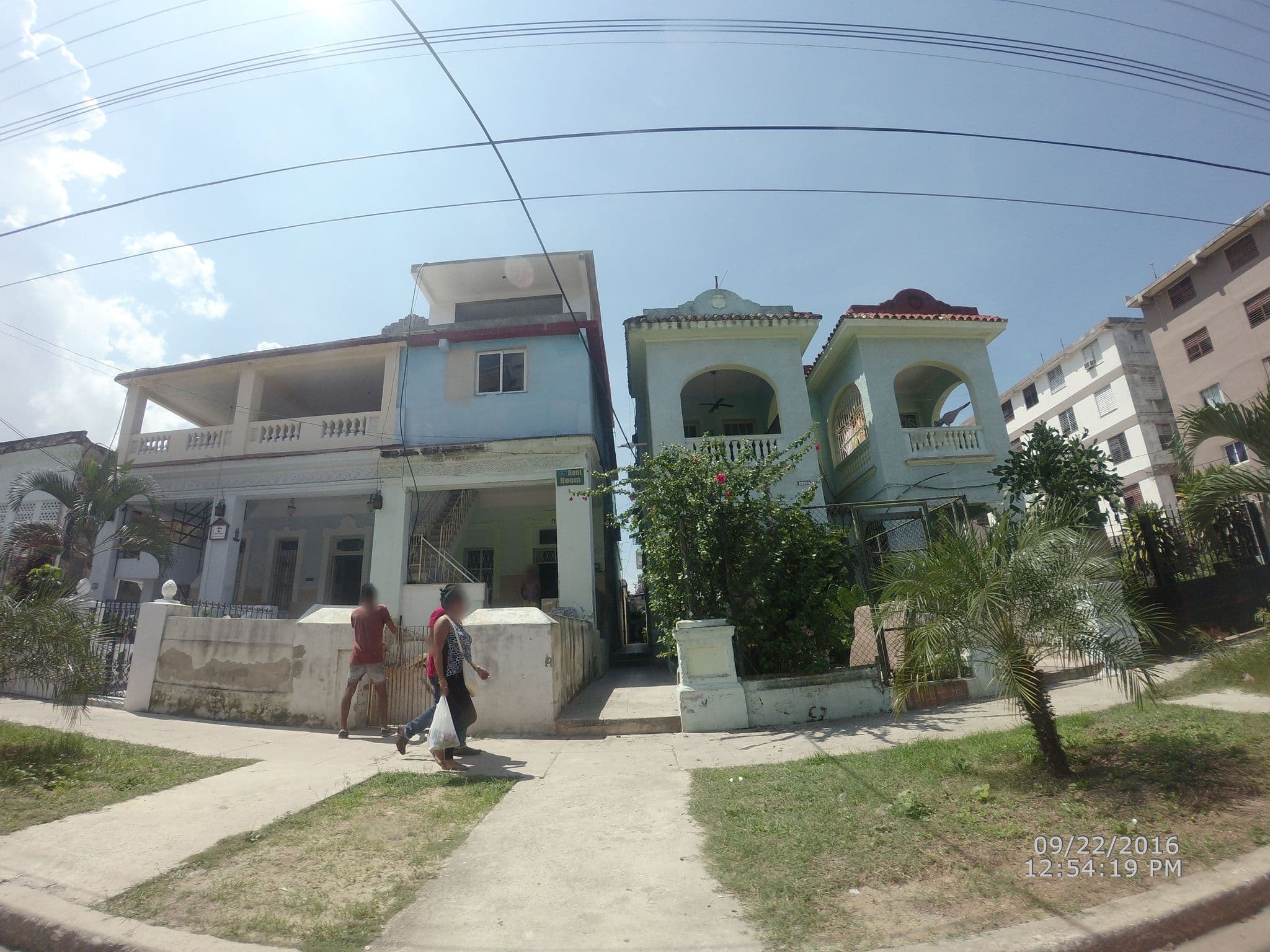 Street view near Casa Ivan Habana, Vedado