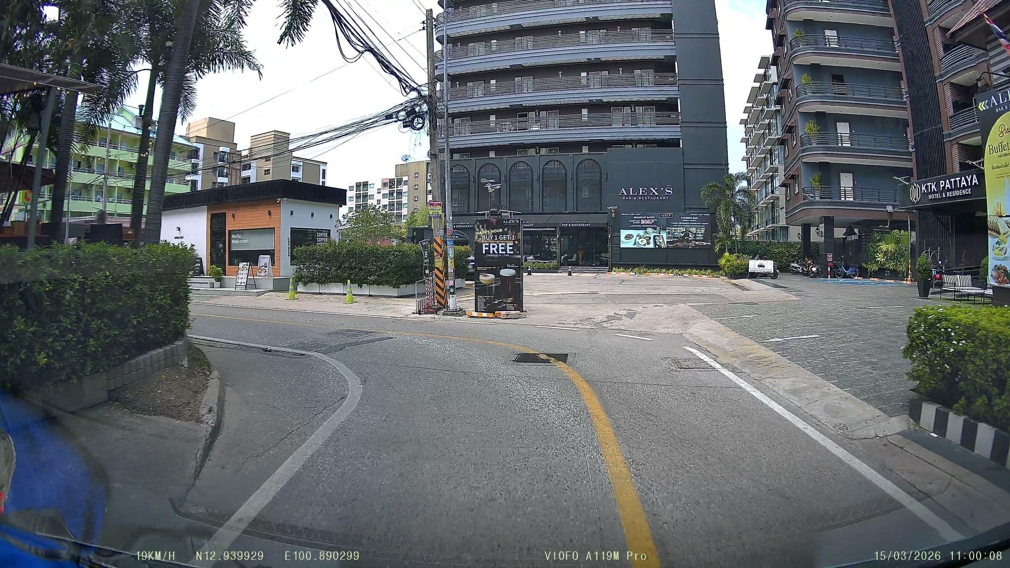 Street view near KTK Pattaya Hotel & Residence (เคทีเค โฮเทลแอนด์เรสซิเด้นซ์), Pattaya — © ThailandCambodia (CC BY-SA · Mapillary)