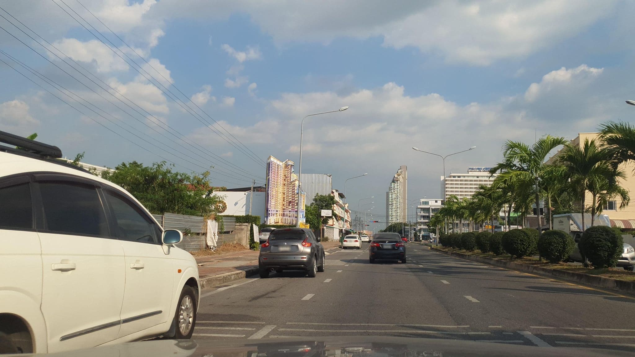Street view near Life Is Goood, Pattaya — © jrcarlsen (CC BY-SA · Mapillary)