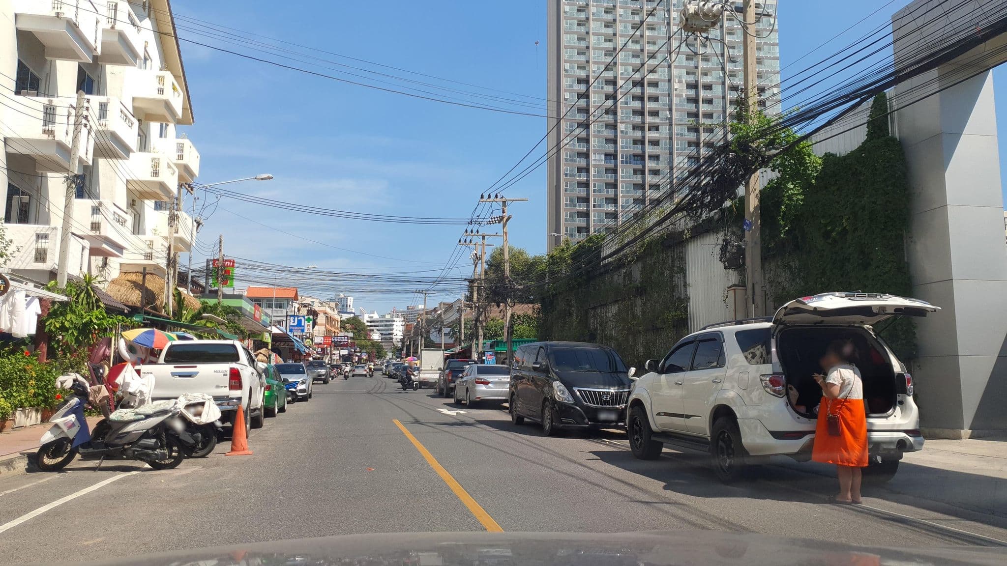 Street view near Ease Coast Hotel, Pattaya — © jrcarlsen (CC BY-SA · Mapillary)