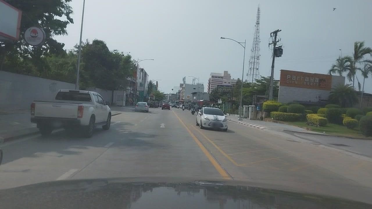 Street view near MitChim South Pattaya, Pattaya — © roadroid (CC BY-SA · Mapillary)