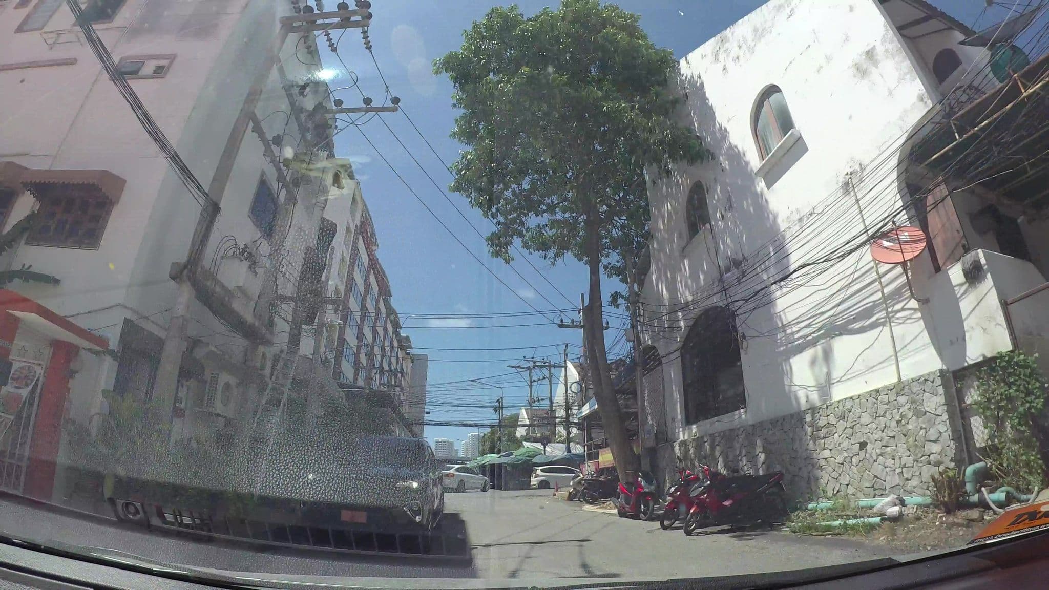 Street view near BaanPiCha GuestHouse, Pattaya — © kaart_3 (CC BY-SA · Mapillary)