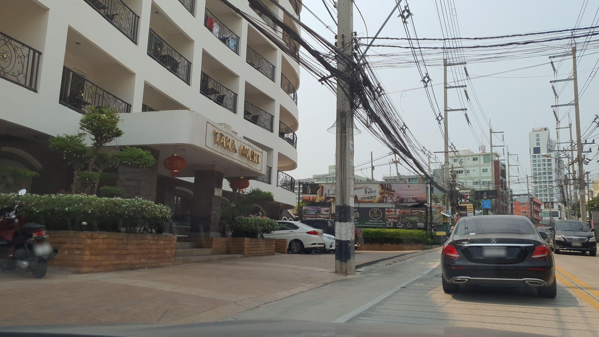 Street view near Tara Court, Pattaya — © jrcarlsen (CC BY-SA · Mapillary)