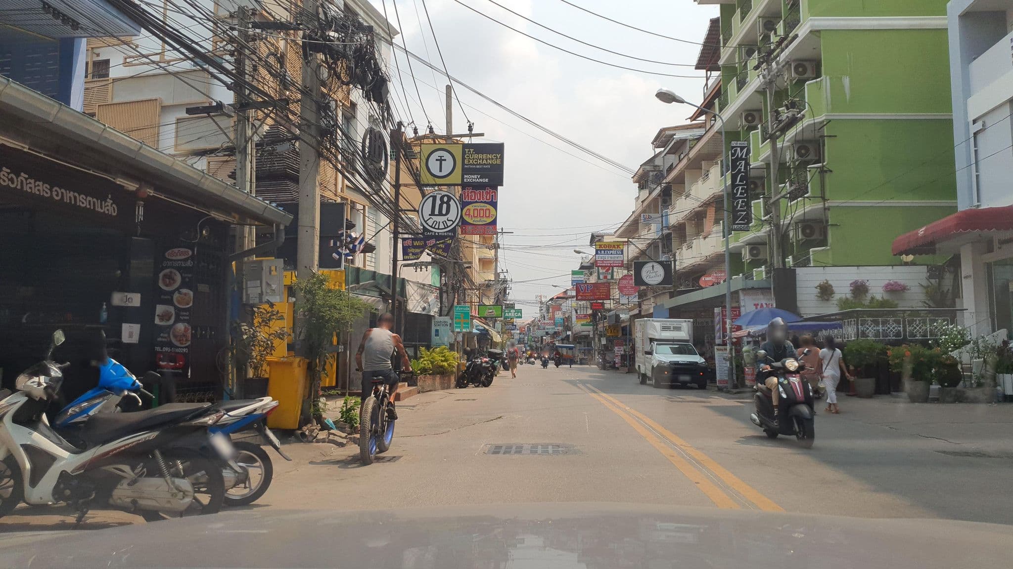 Street view near BR Guesthouse, Pattaya — © jrcarlsen (CC BY-SA · Mapillary)