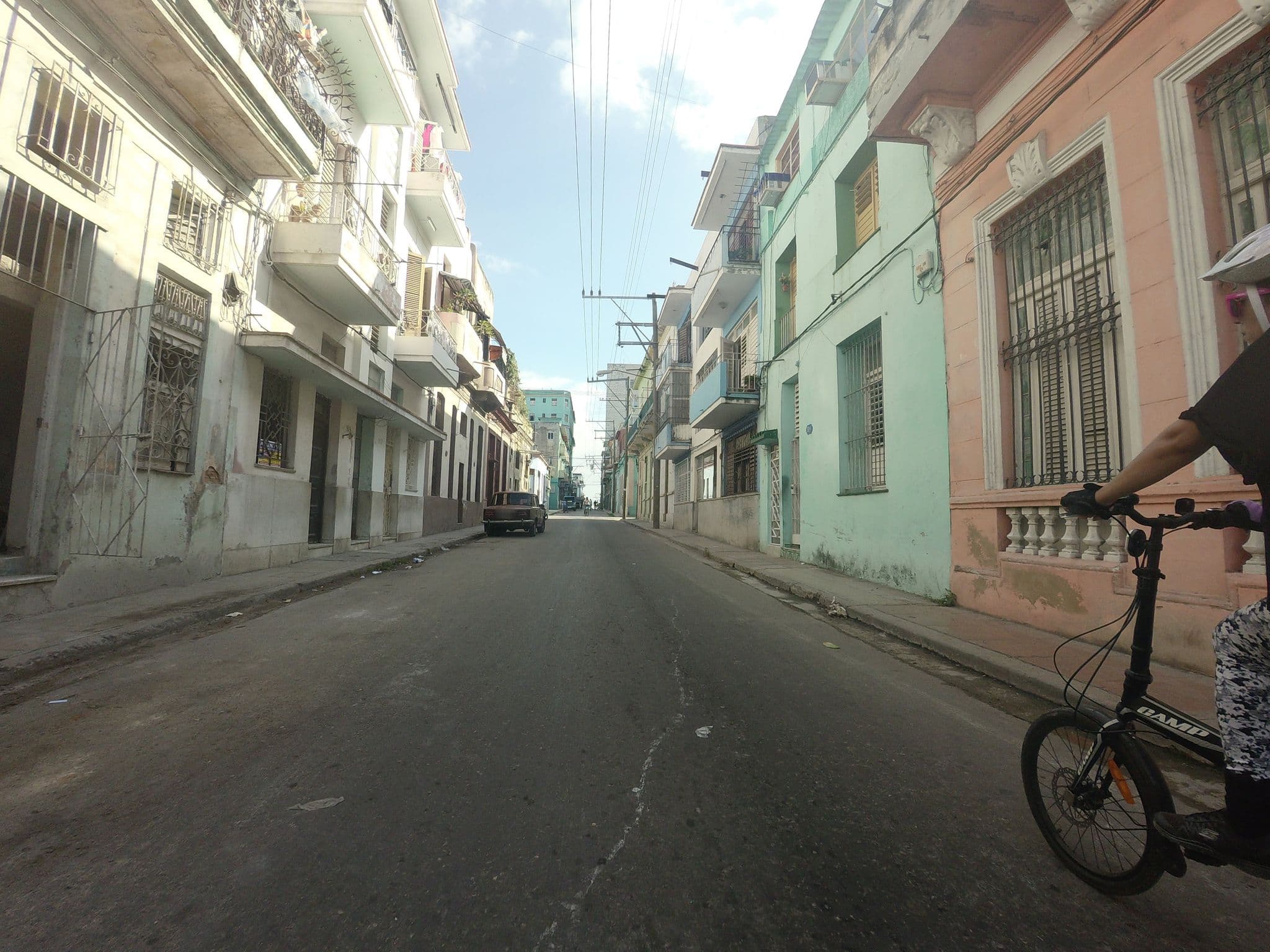 Street view near Habanate, Centro Habana