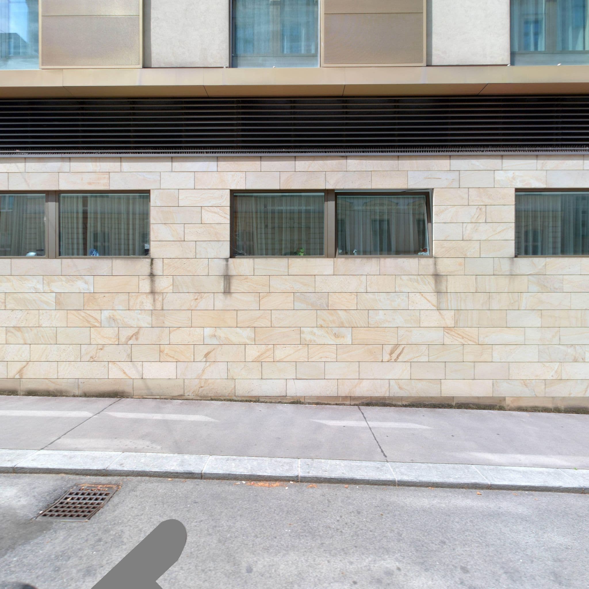 Street view near Austria Trend Hotel Savoyen, Landstraße — © eliasgander (CC BY-SA · Mapillary)
