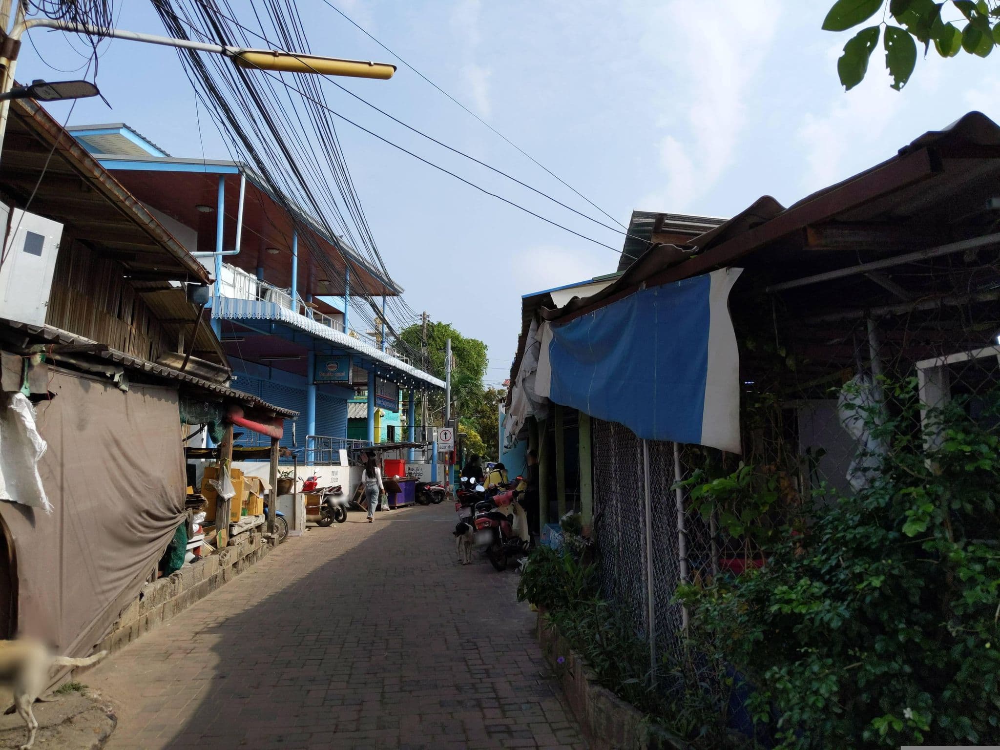 Street view near Baan Chalita Resort, Ban Ko Lan — © UughoTh0 (CC BY-SA · Mapillary)