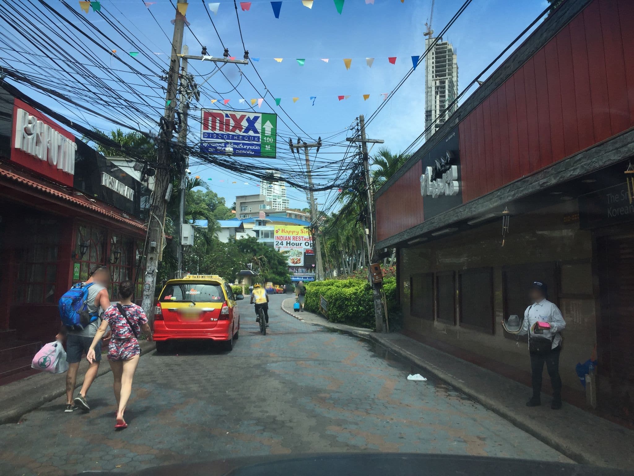 Street view near La Fontane Otel Pattaya, Pattaya — © kyoko (CC BY-SA · Mapillary)