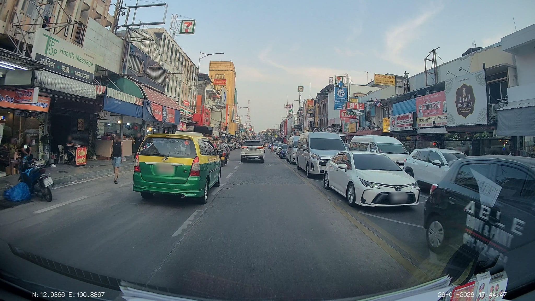 Street view near Pattaya Garden Hotel, Pattaya — © ThailandCambodia (CC BY-SA · Mapillary)