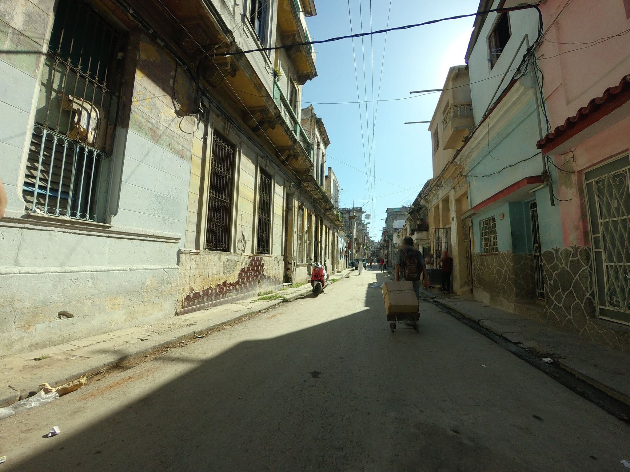 Street view near Casa Hasta Cuba, Centro Habana