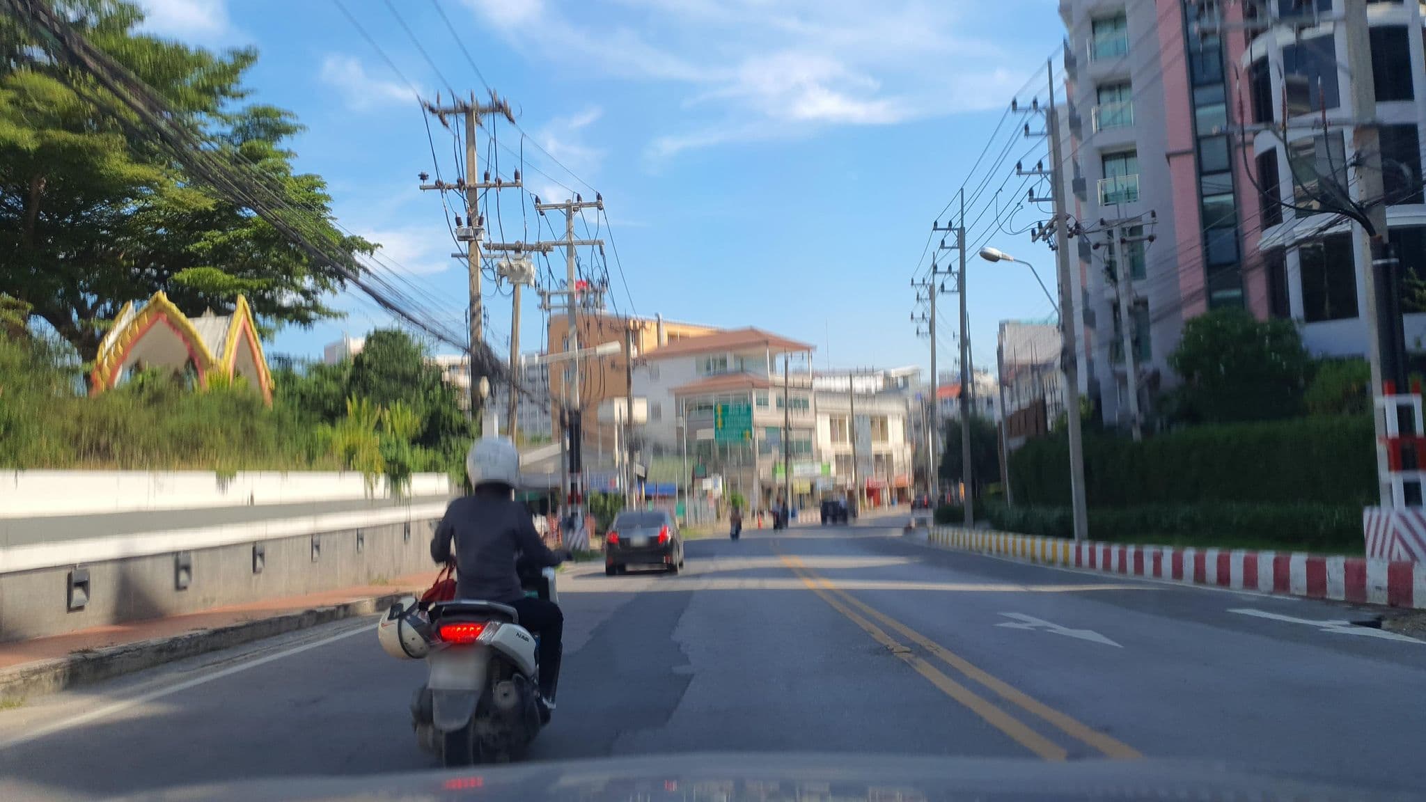 Street view near Pool @ Courtyard Marriott, Pattaya — © jrcarlsen (CC BY-SA · Mapillary)