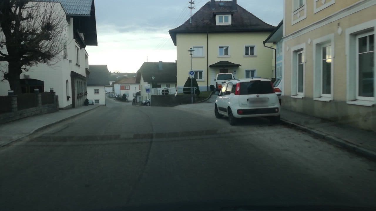Street view near beim Böckhiasl - Gasthof, Hotel, Pension, Puchkirchen am Trattberg — © curmet (CC BY-SA · Mapillary)