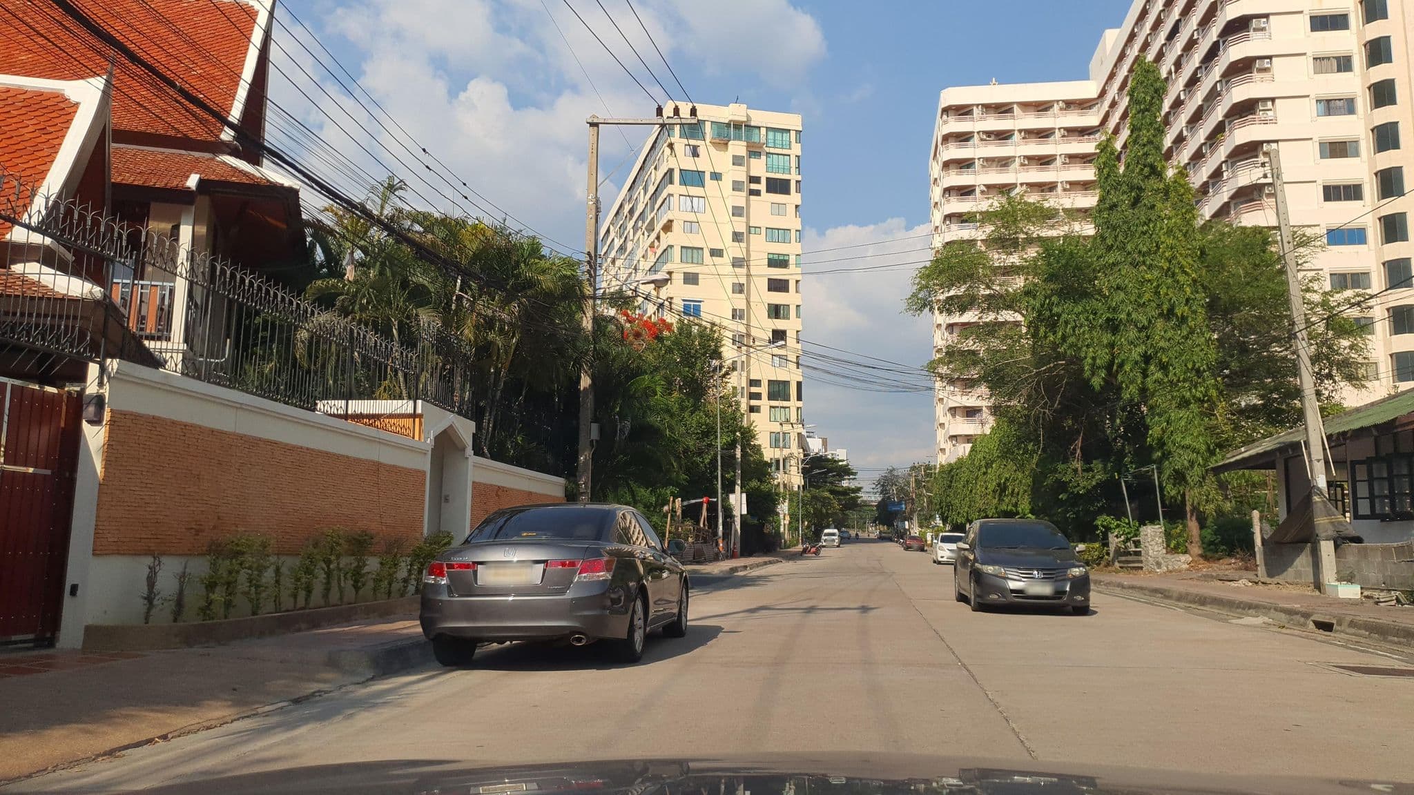 Street view near Roral Beach View Phattaya, Pattaya — © jrcarlsen (CC BY-SA · Mapillary)