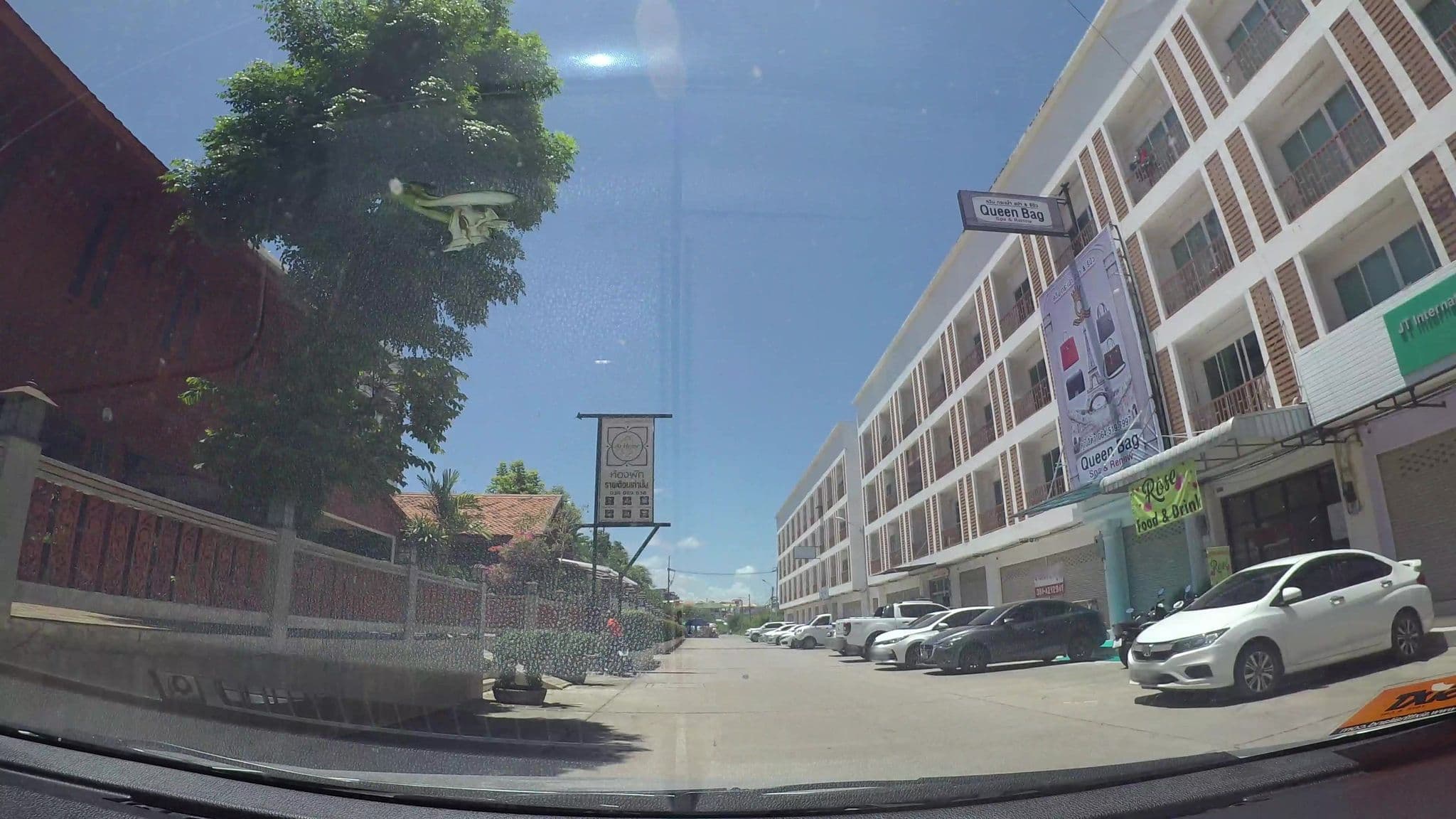 Street view near อัศวิน เฮาส์ รีสอร์ท, Pattaya — © kaart_3 (CC BY-SA · Mapillary)
