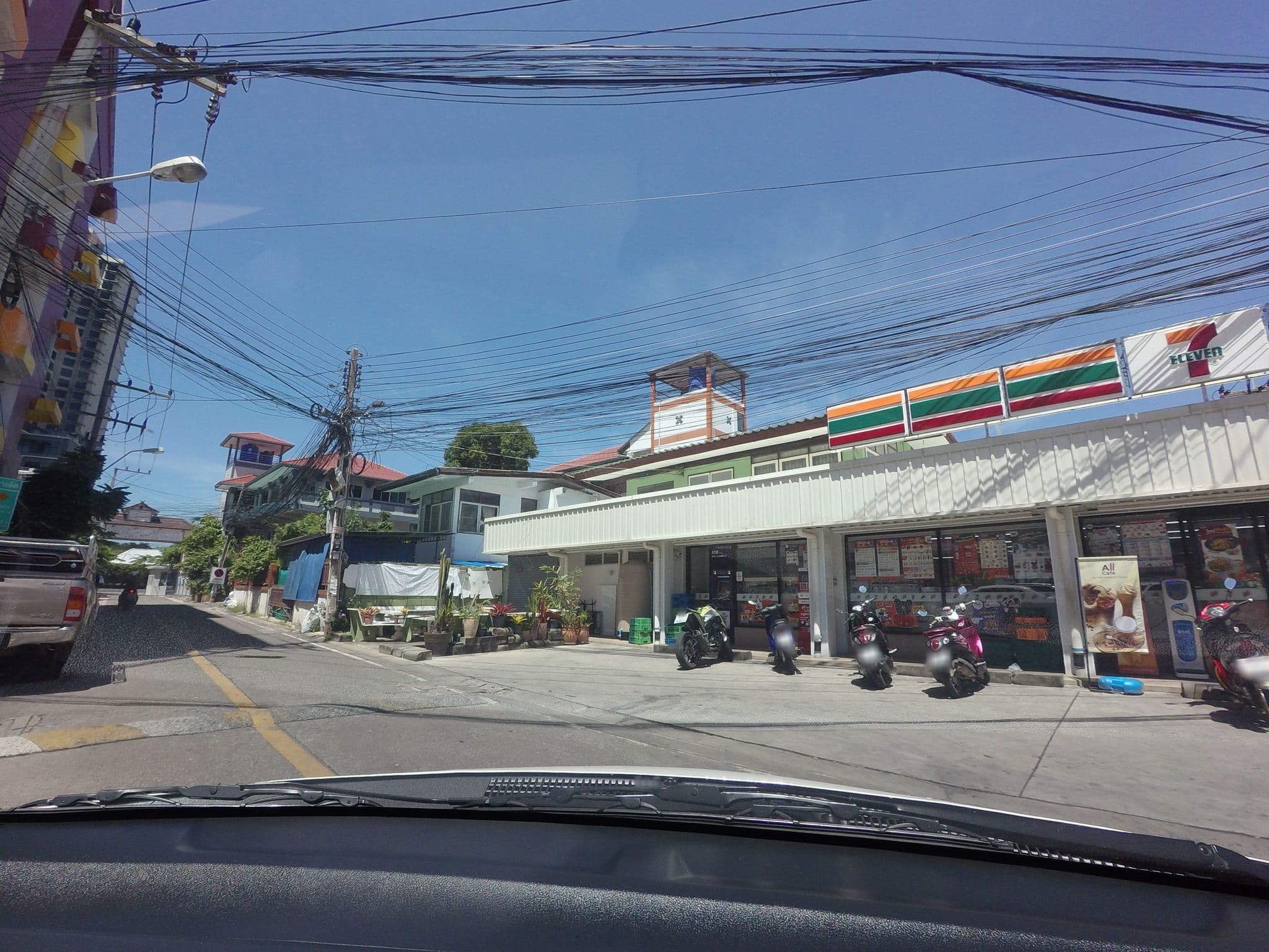 Street view near Brighton Grand Hotel Pattaya, Pattaya — © mishari (CC BY-SA · Mapillary)