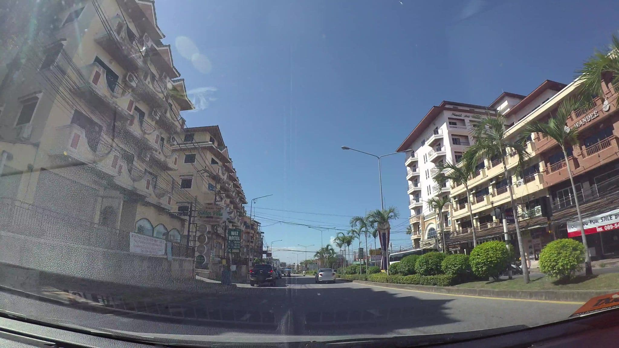 Street view near Naris Art Hotel Pattaya, Pattaya — © kaart_3 (CC BY-SA · Mapillary)