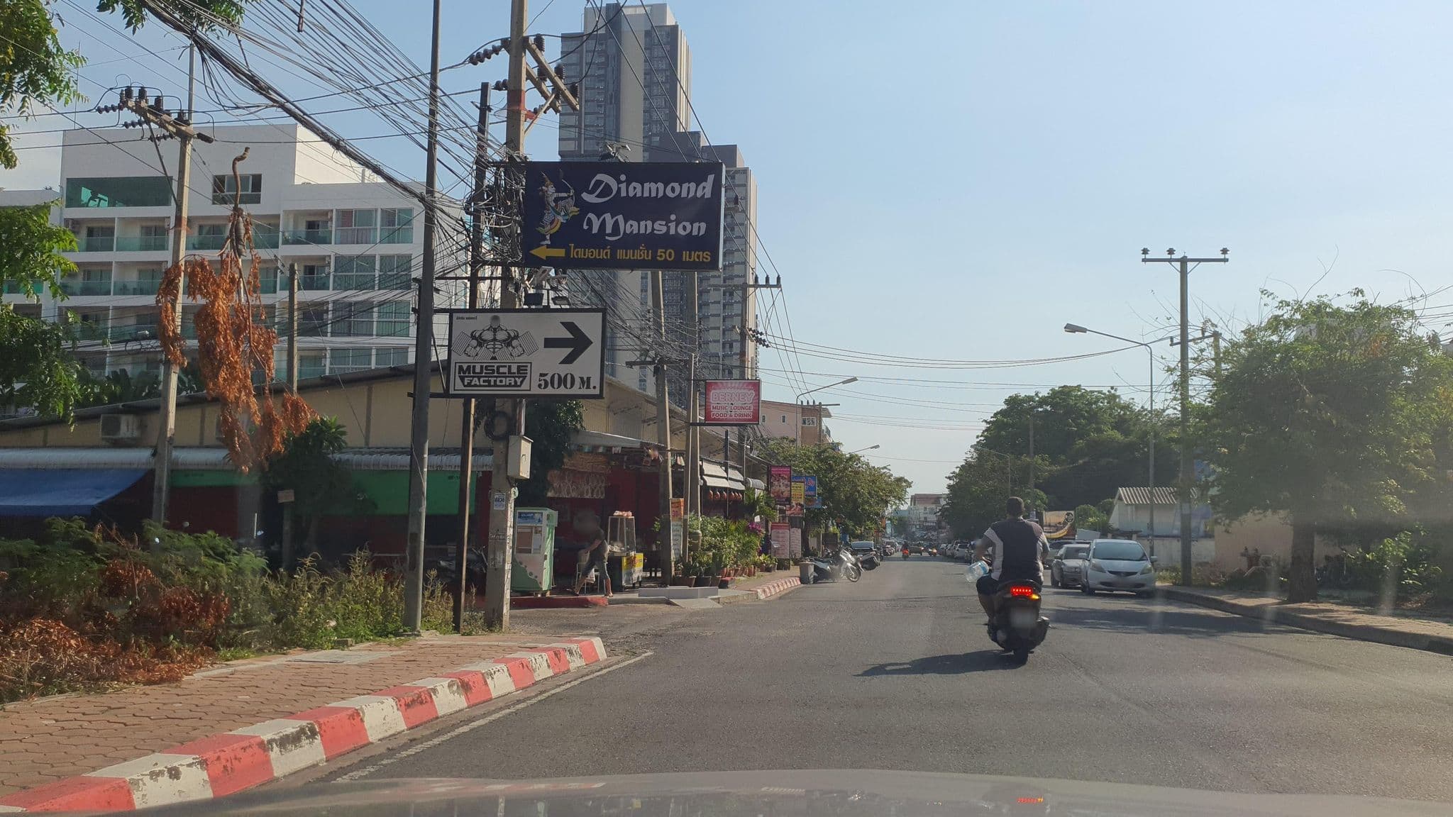 Street view near Sea Orchid, Pattaya — © jrcarlsen (CC BY-SA · Mapillary)