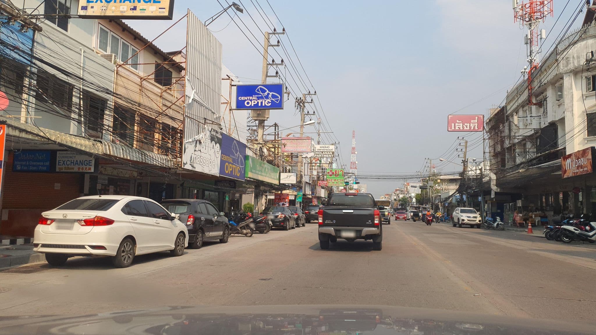 Street view near Srithongplace, Pattaya — © jrcarlsen (CC BY-SA · Mapillary)