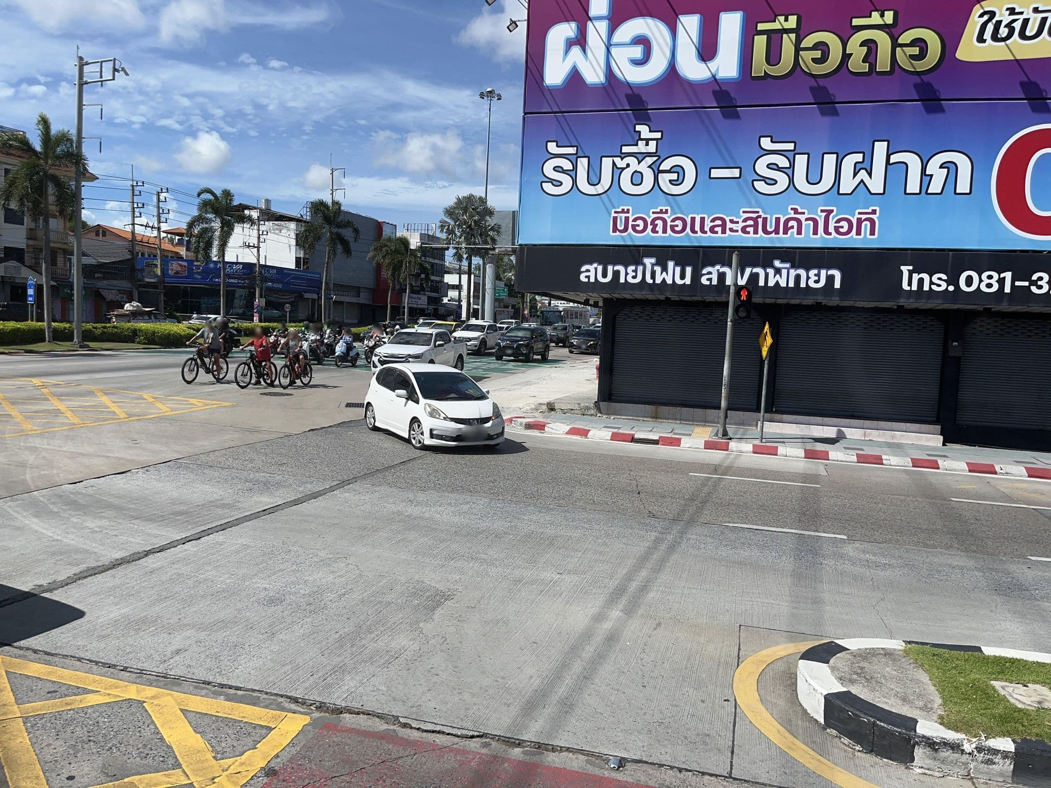 Street view near ไทปูระ รีสอร์ท (Pura Resort), Pattaya — © DriveWithHoang (CC BY-SA · Mapillary)