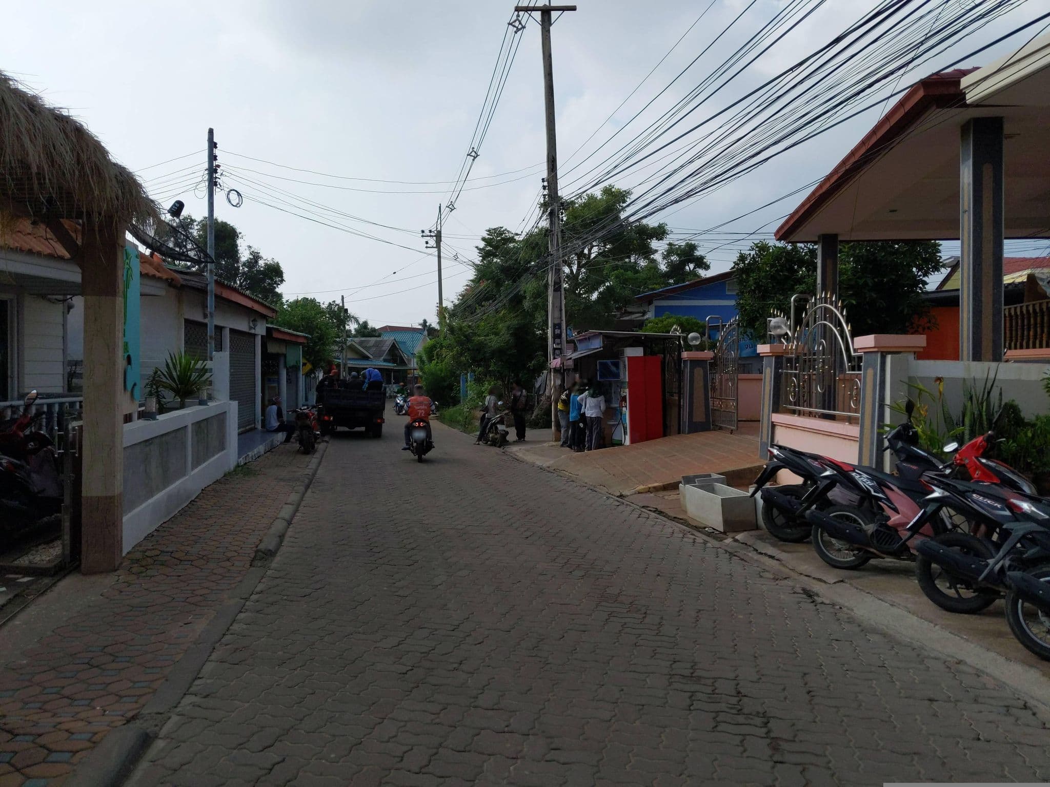 Street view near ก้ามปูรีสอร์ท, Ban Ko Lan — © UughoTh0 (CC BY-SA · Mapillary)