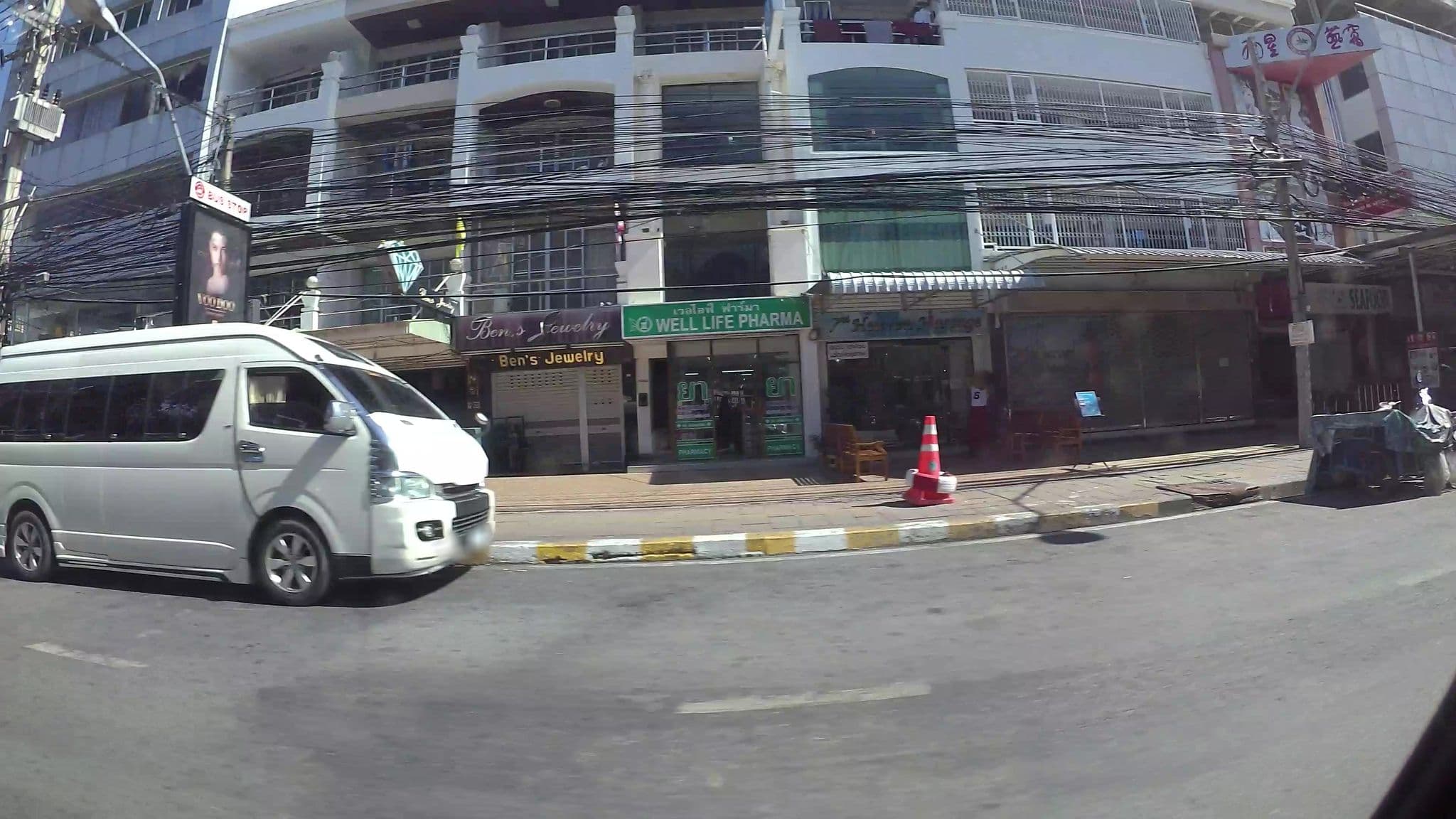 Street view near Privi Suites Pattaya, Pattaya — © kaart_3 (CC BY-SA · Mapillary)