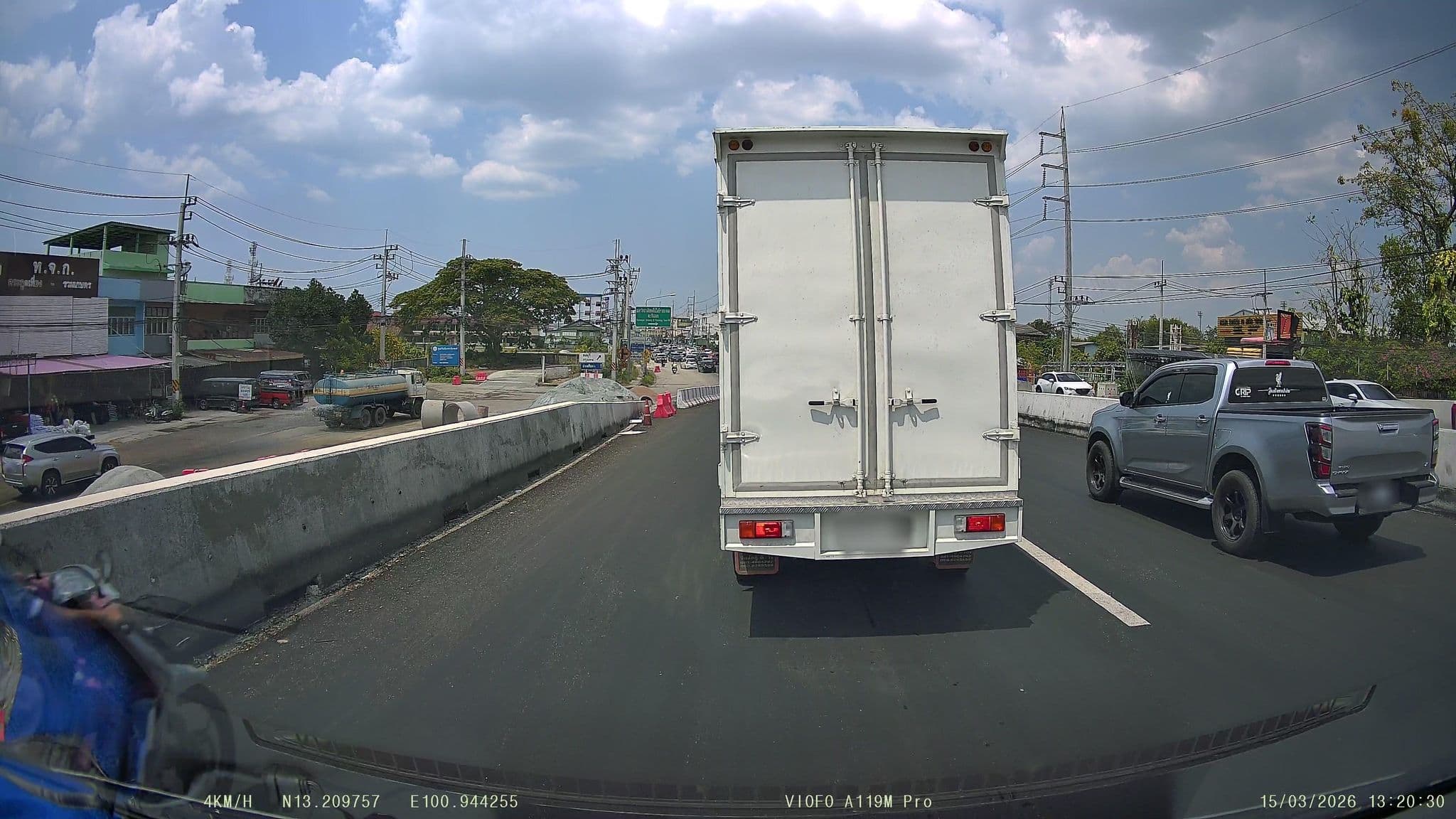 Street view near Porestva Hotel Sriracha, Si Racha — © ThailandCambodia (CC BY-SA · Mapillary)