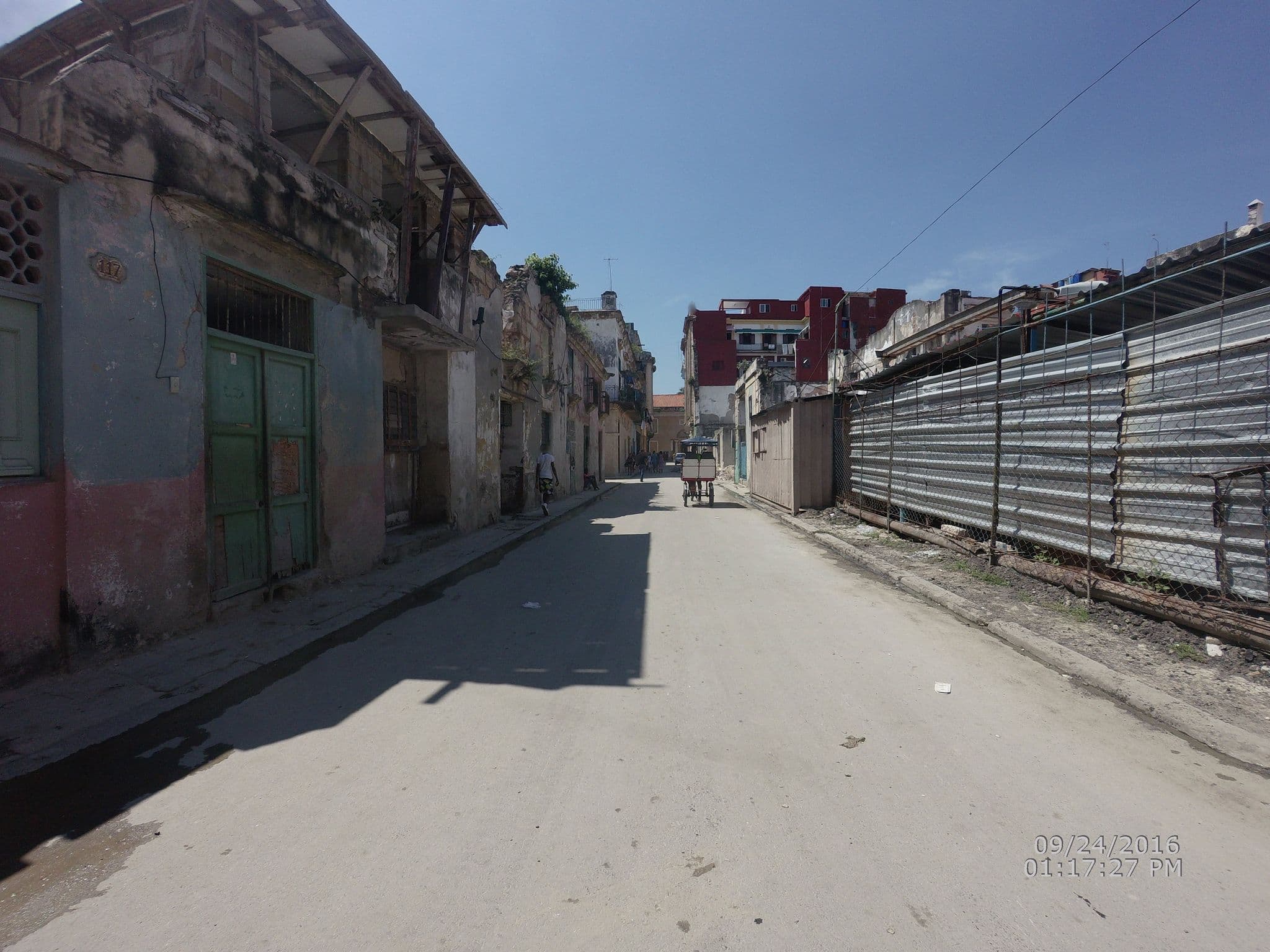 Street view near Madero B&B, La Habana Vieja