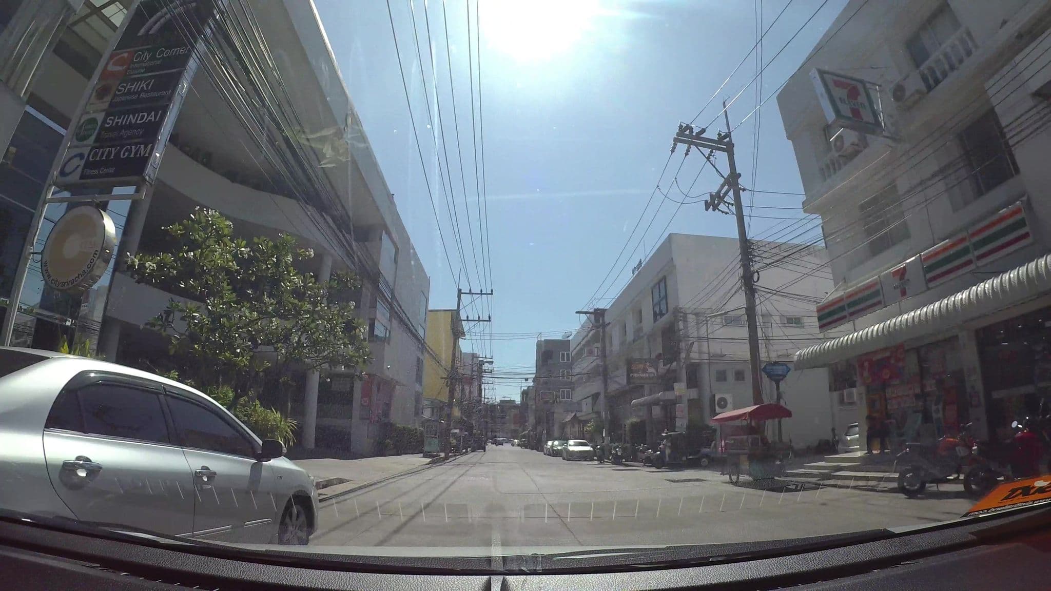 Street view near The City Hotel, Si Racha — © kaart_3 (CC BY-SA · Mapillary)