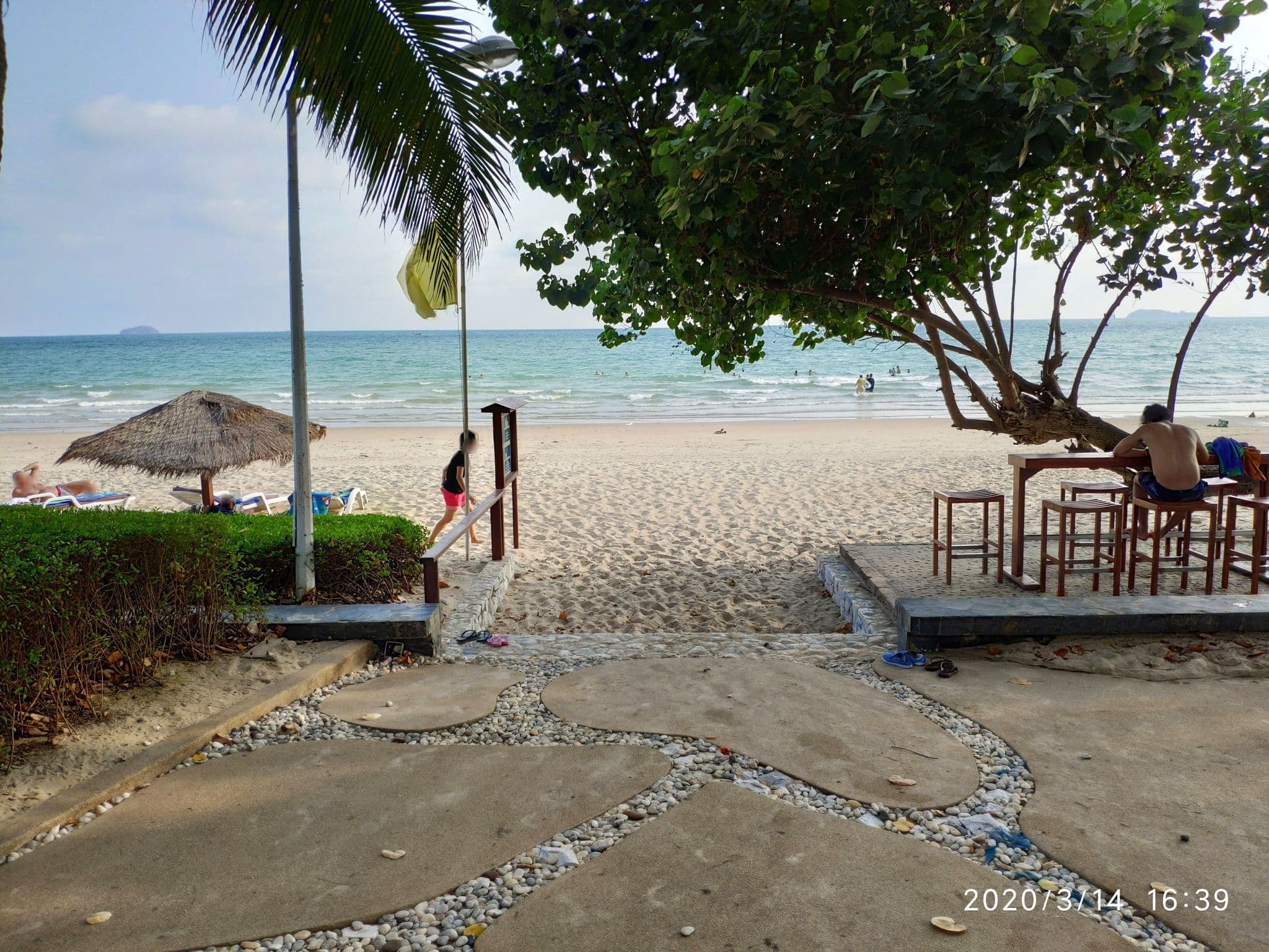 Street view near Garden Pool @ Novotel Rimpae Rayong, Ban Phe — © km2bp (CC BY-SA · Mapillary)