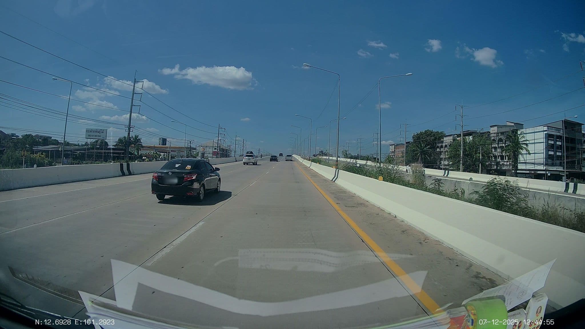 Street view near บ้านพร้อมพงษ์ หาดแม่รำพึง, Rayong — © ThailandCambodia (CC BY-SA · Mapillary)