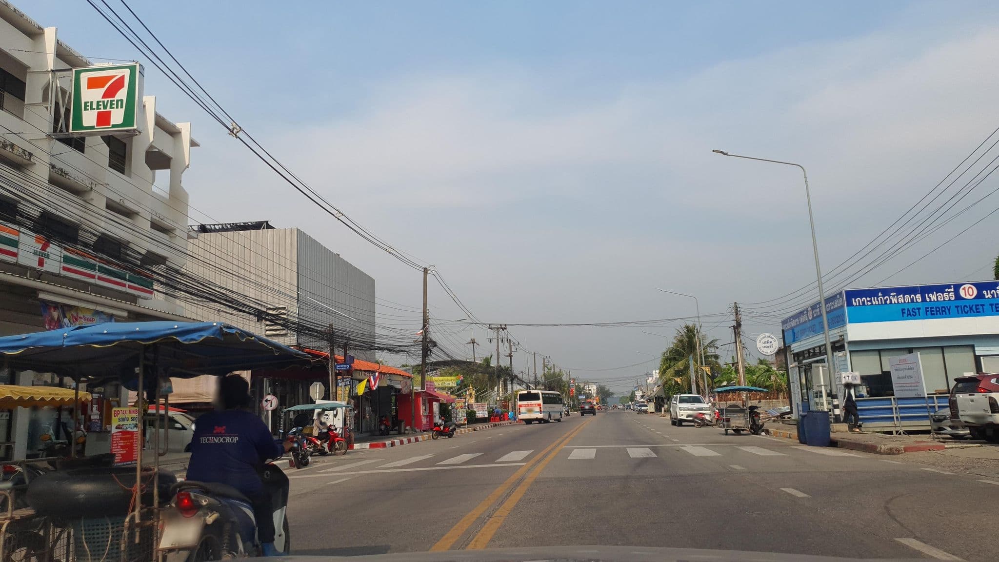 Street view near Christie's, Ban Phe — © jrcarlsen (CC BY-SA · Mapillary)