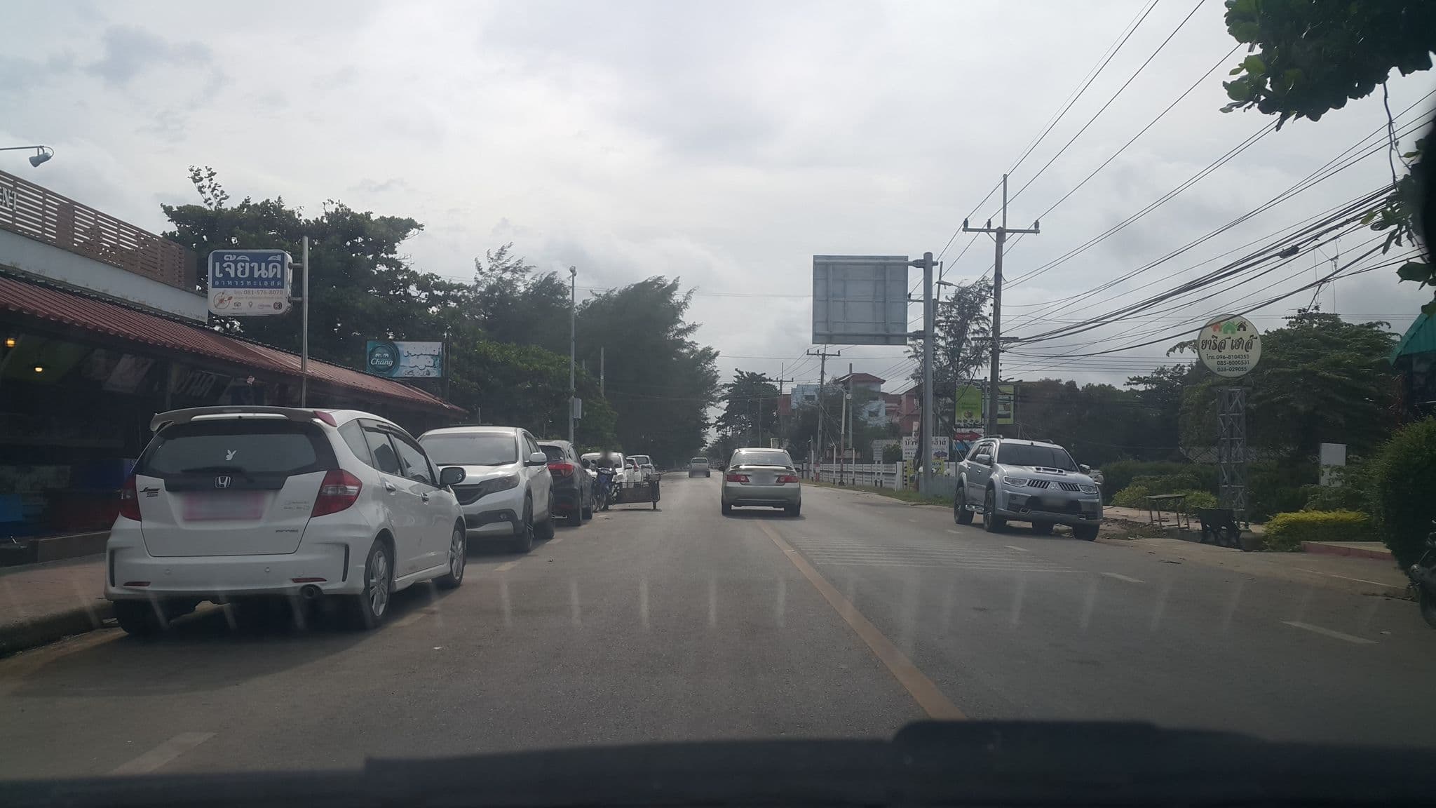 Street view near ยานิส เฮ้าส์, Ban Phe — © jrcarlsen (CC BY-SA · Mapillary)
