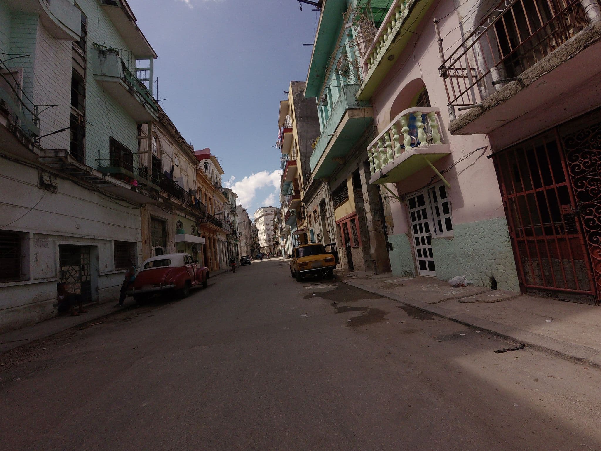 Street view near B & B Sres. Carlos e Ileana, Centro Habana