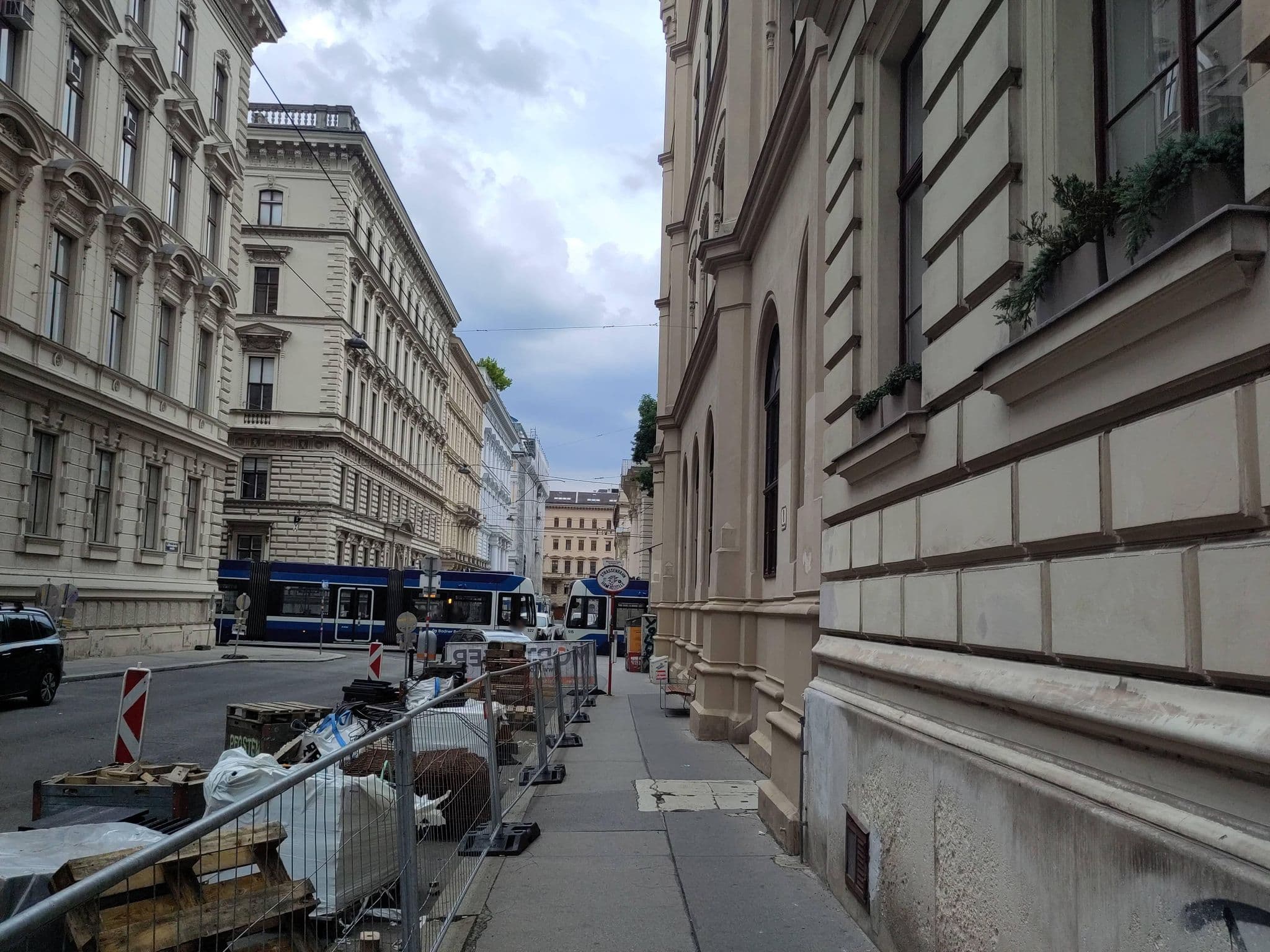 Street view near The Amauris, Vienna — © consens_verkehrsplanung (CC BY-SA · Mapillary)
