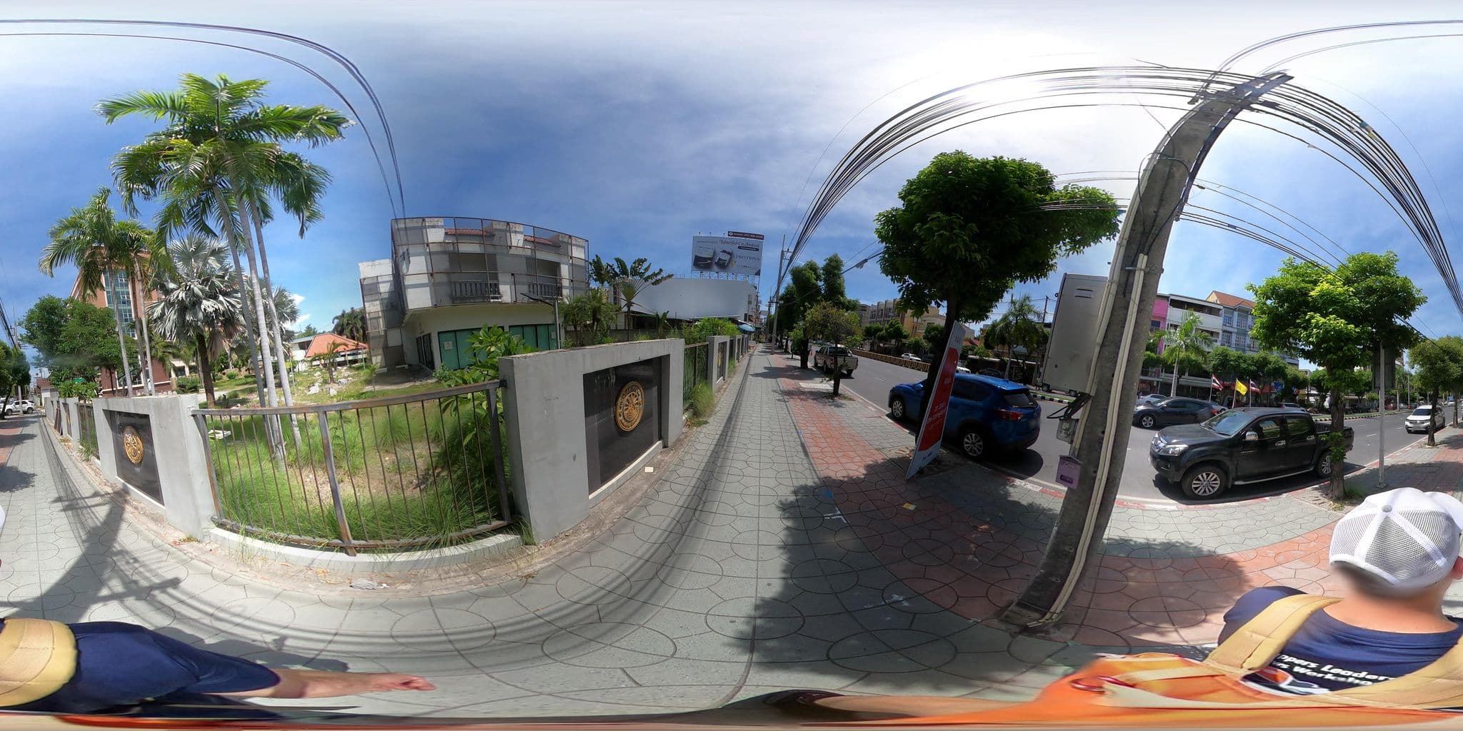 Street view near โรงแรมม้าน้ำ, Ban Ang Sila — © geocruizer (CC BY-SA · Mapillary)