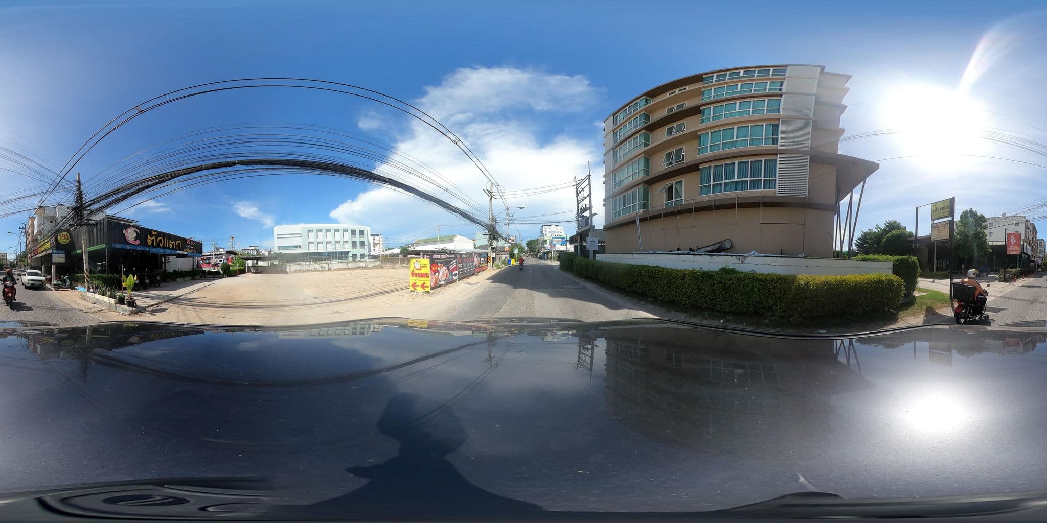 Street view near The Loft Beach at Bangsaen, Ban Ang Sila — © SoT (CC BY-SA · Mapillary)